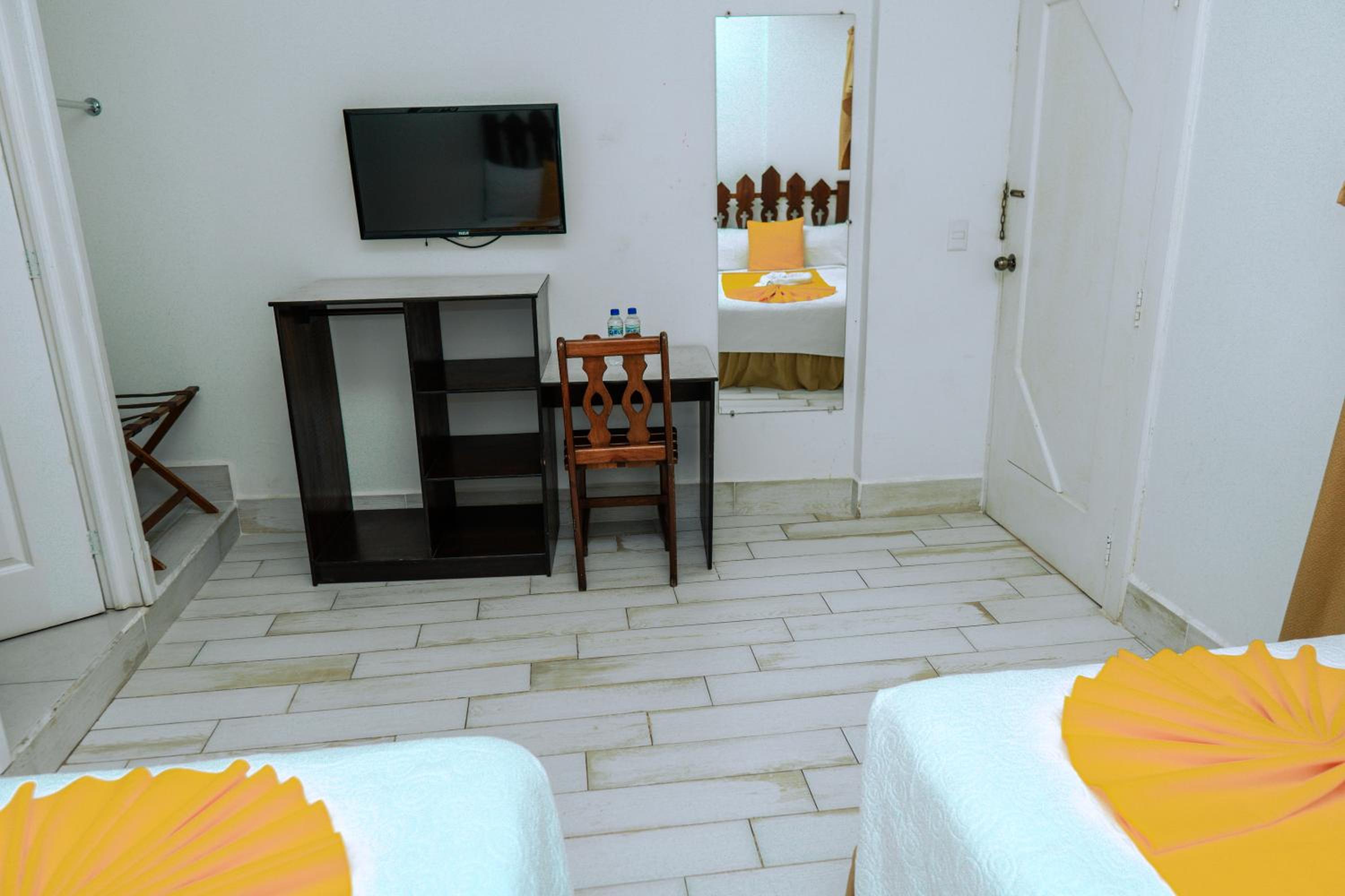 Twin Room with Lake View photo 2