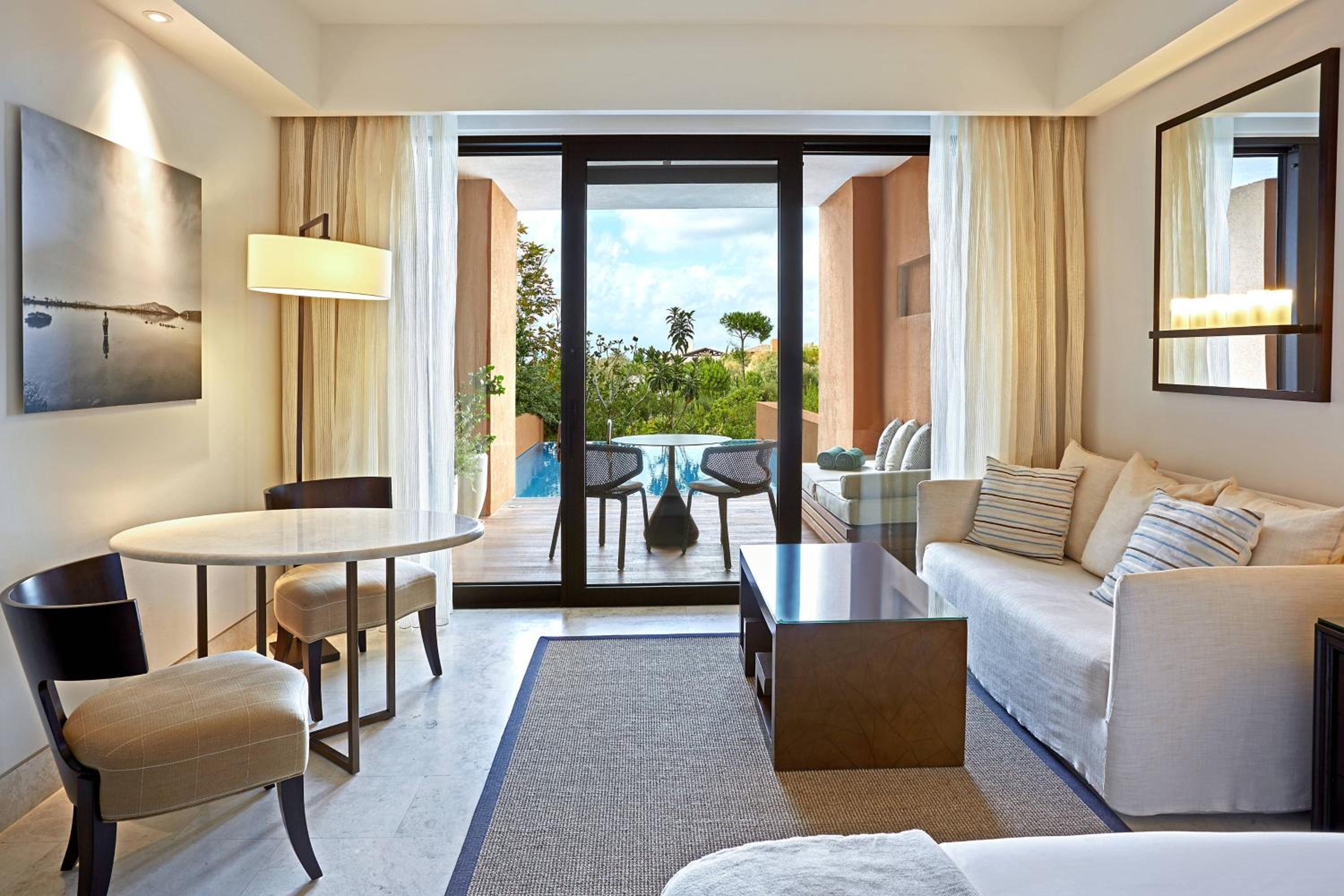 Infinity Room Garden View, Guest room, 1 King, Pool access - Photo 2