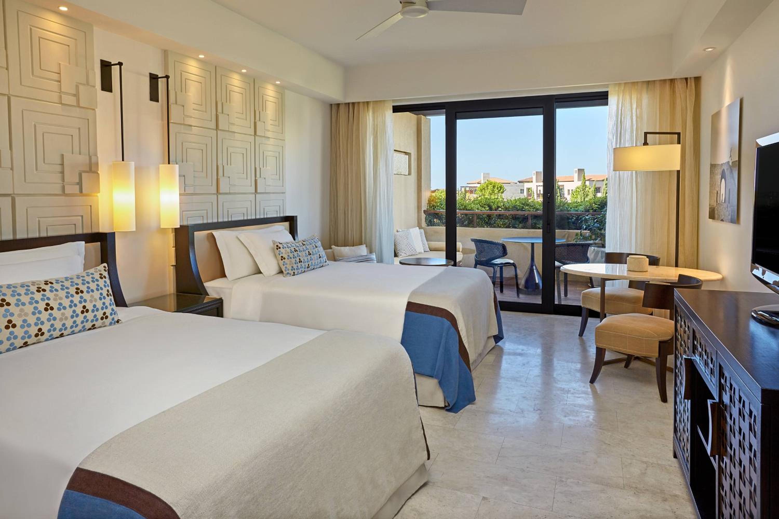 Deluxe Garden View, Guest room, 2 Twin/Single Bed(s), Balcony - Photo 1