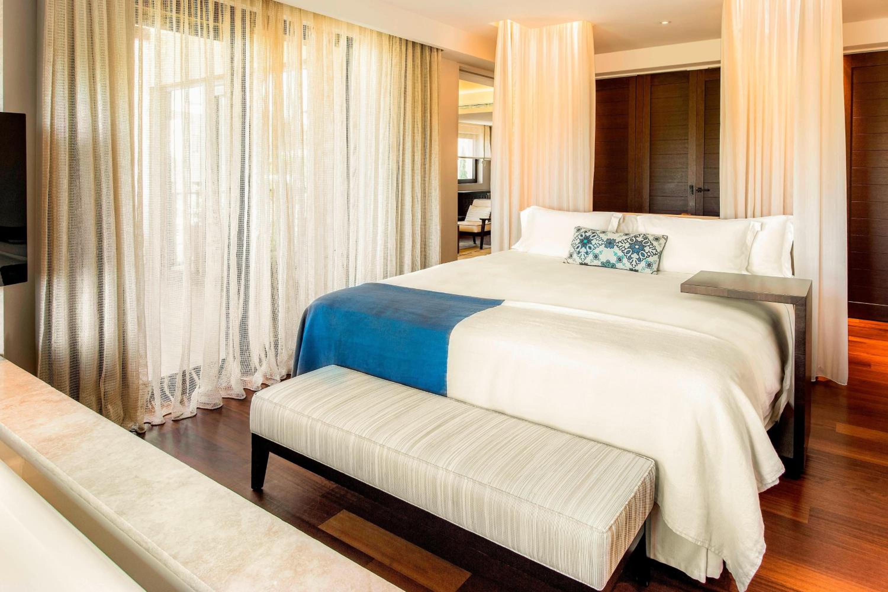 Grand Infinity Suite, 1 Bedroom Suite, 1 King, Garden view - Photo 3