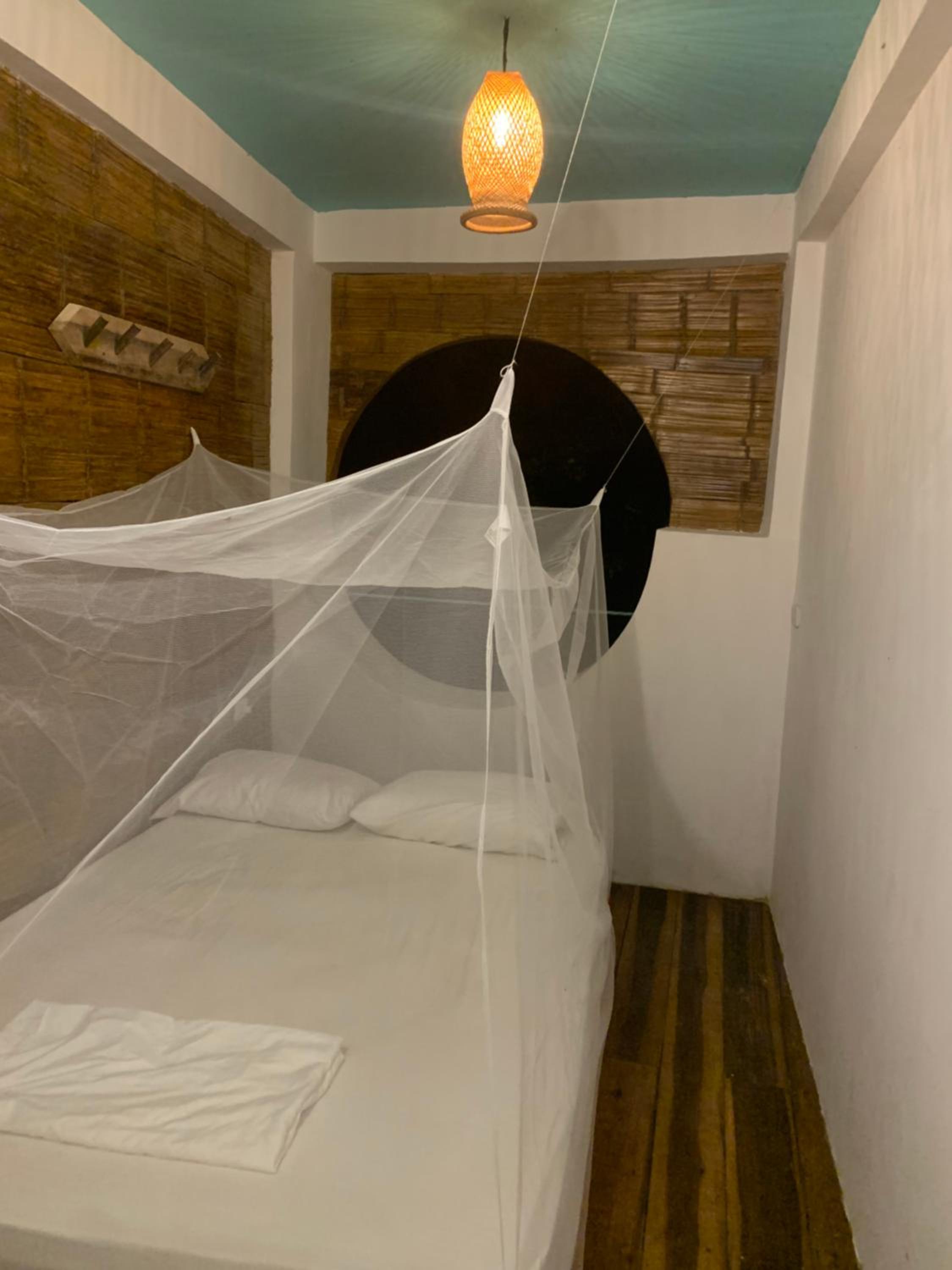Deluxe Room (2 Adults + 1 Child)