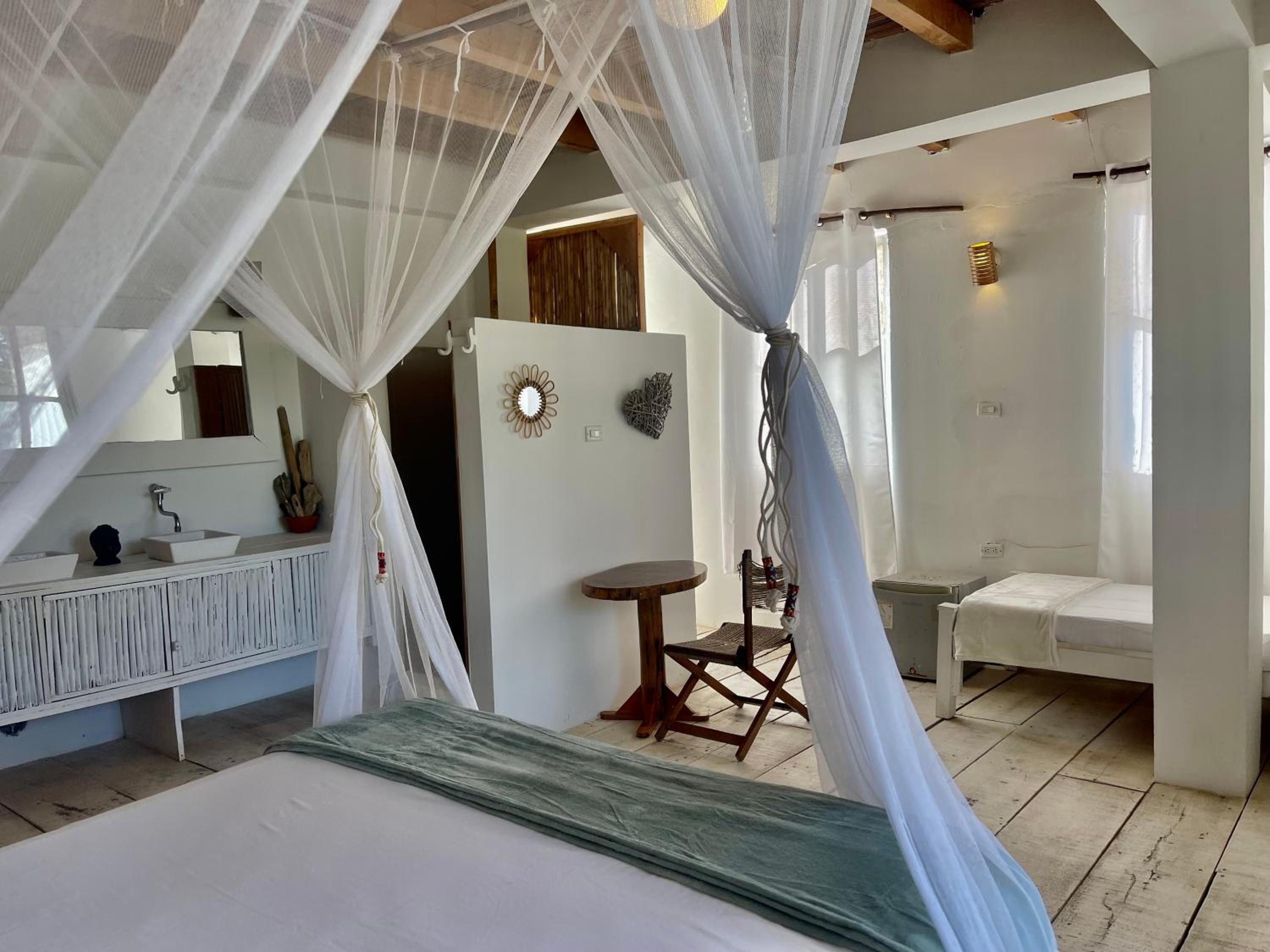 Deluxe Double Room with Balcony photo 3