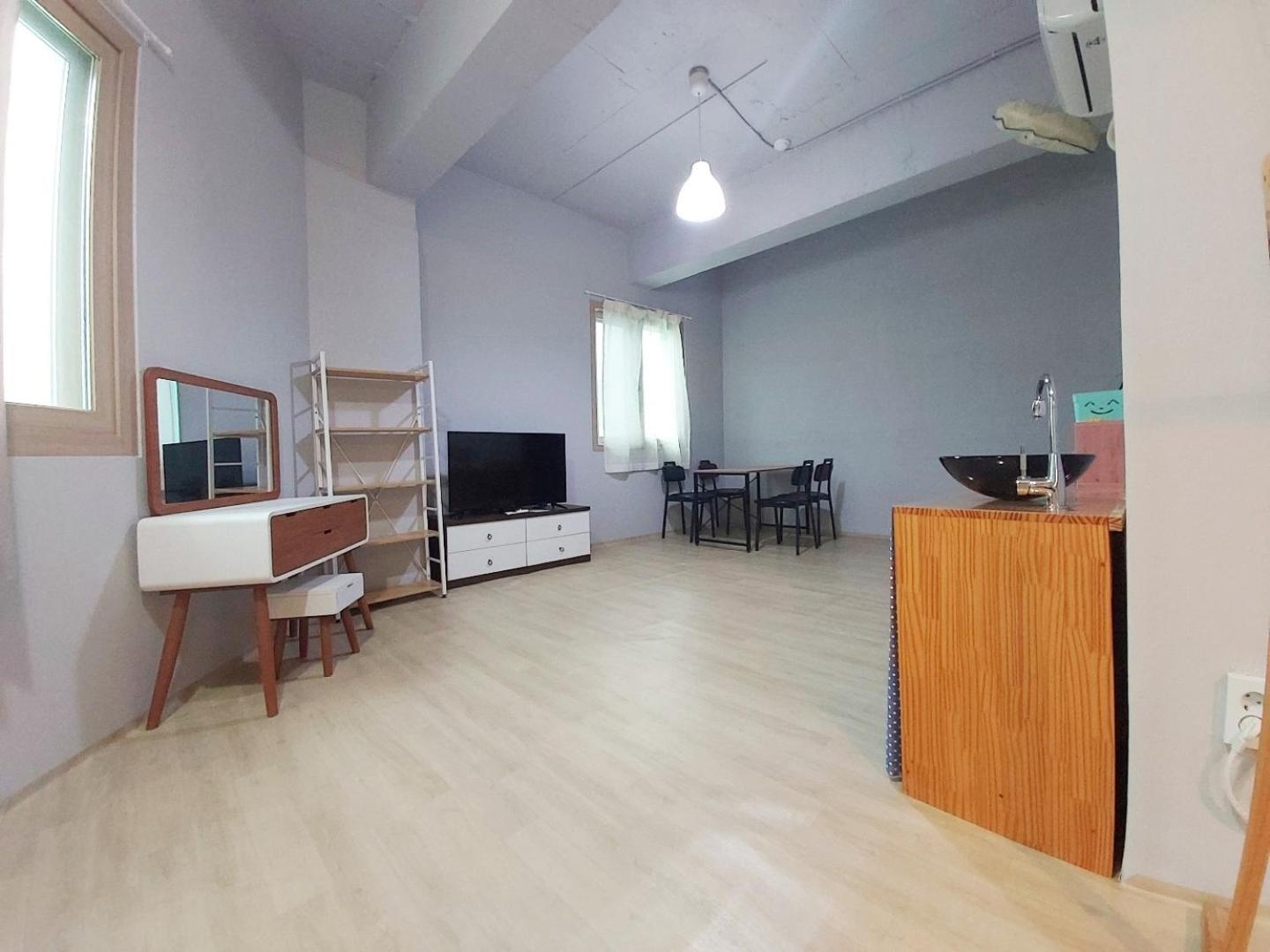 Deluxe Family Room - Photo 3