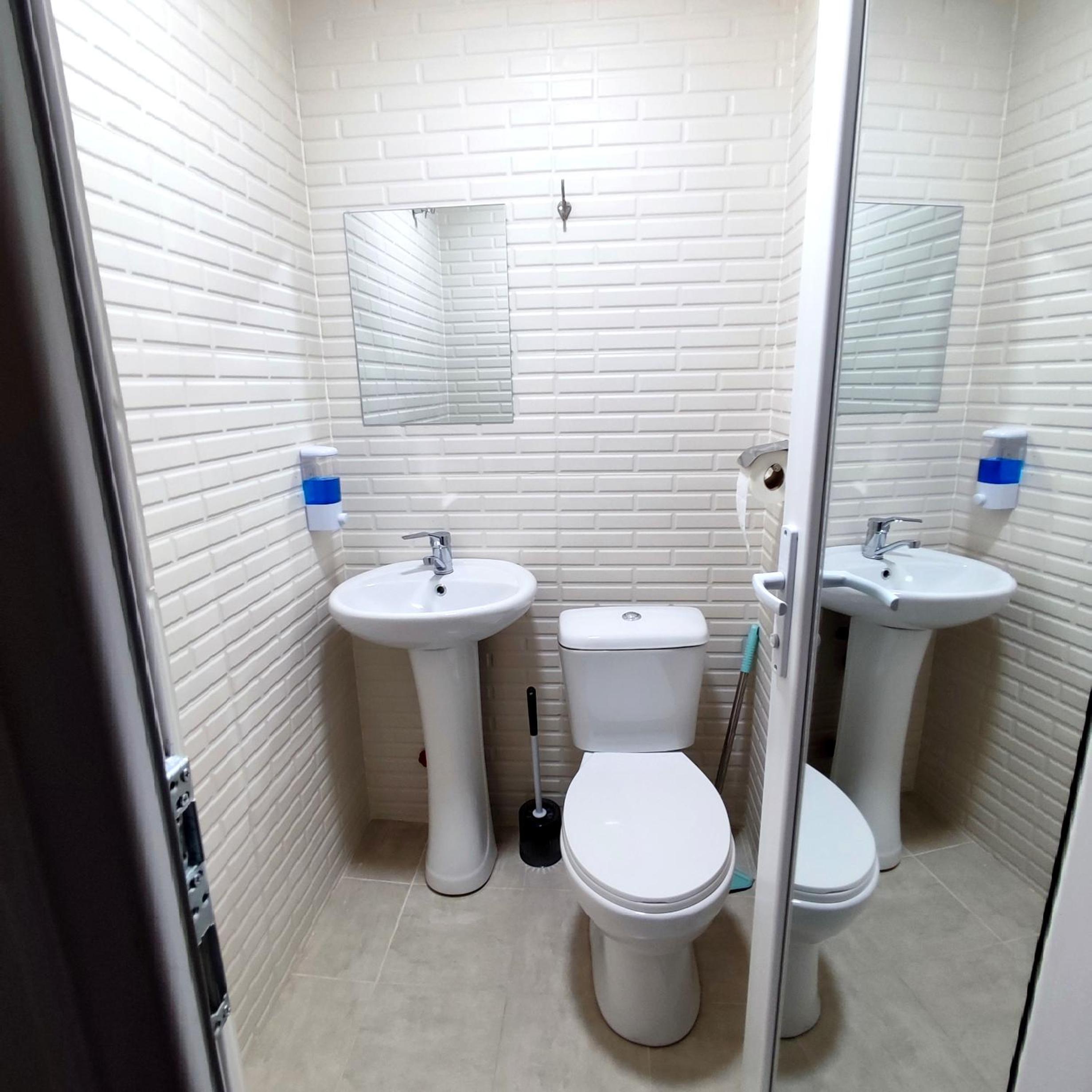 Double Room with Private Bathroom photo 3