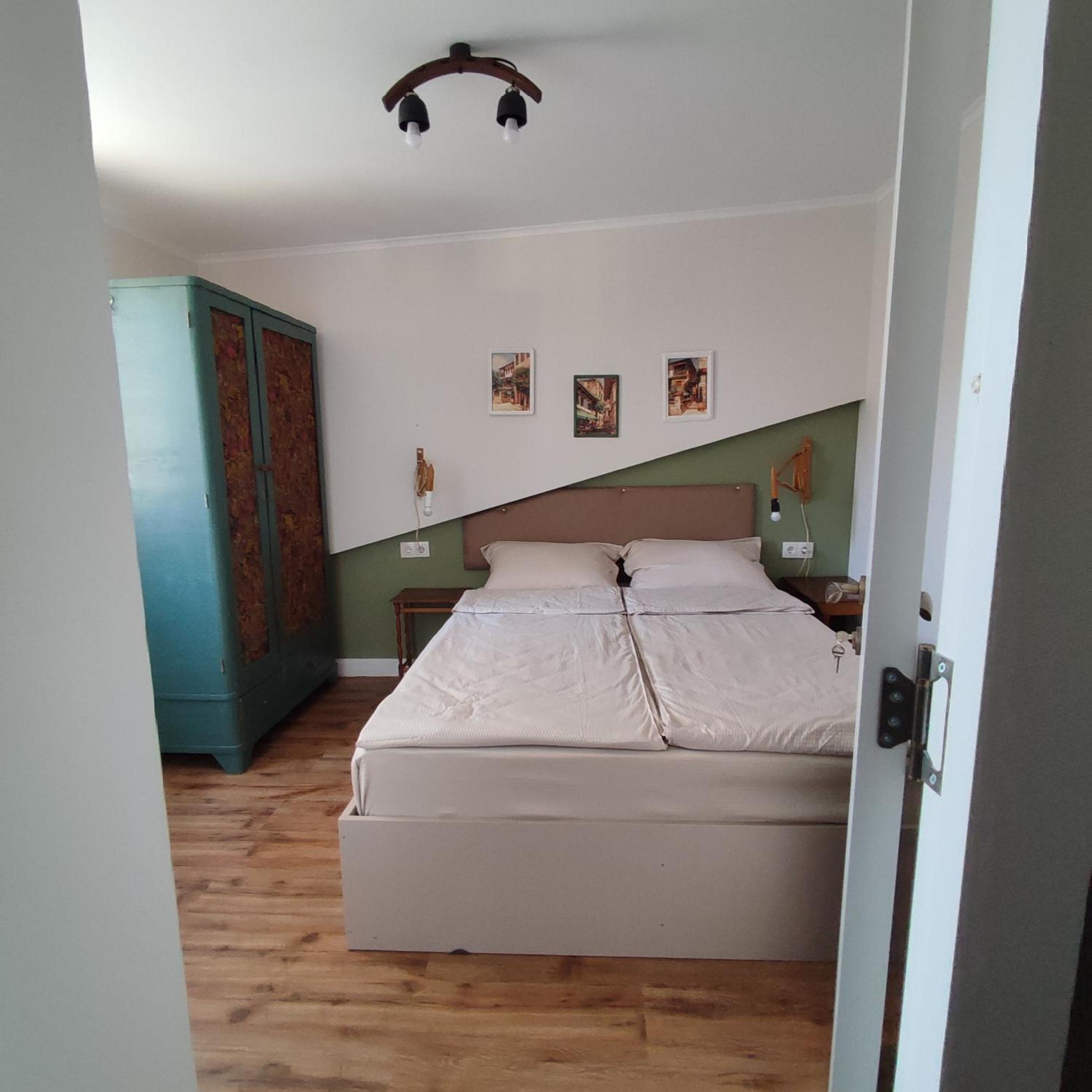 Double Room with Private Bathroom photo 3