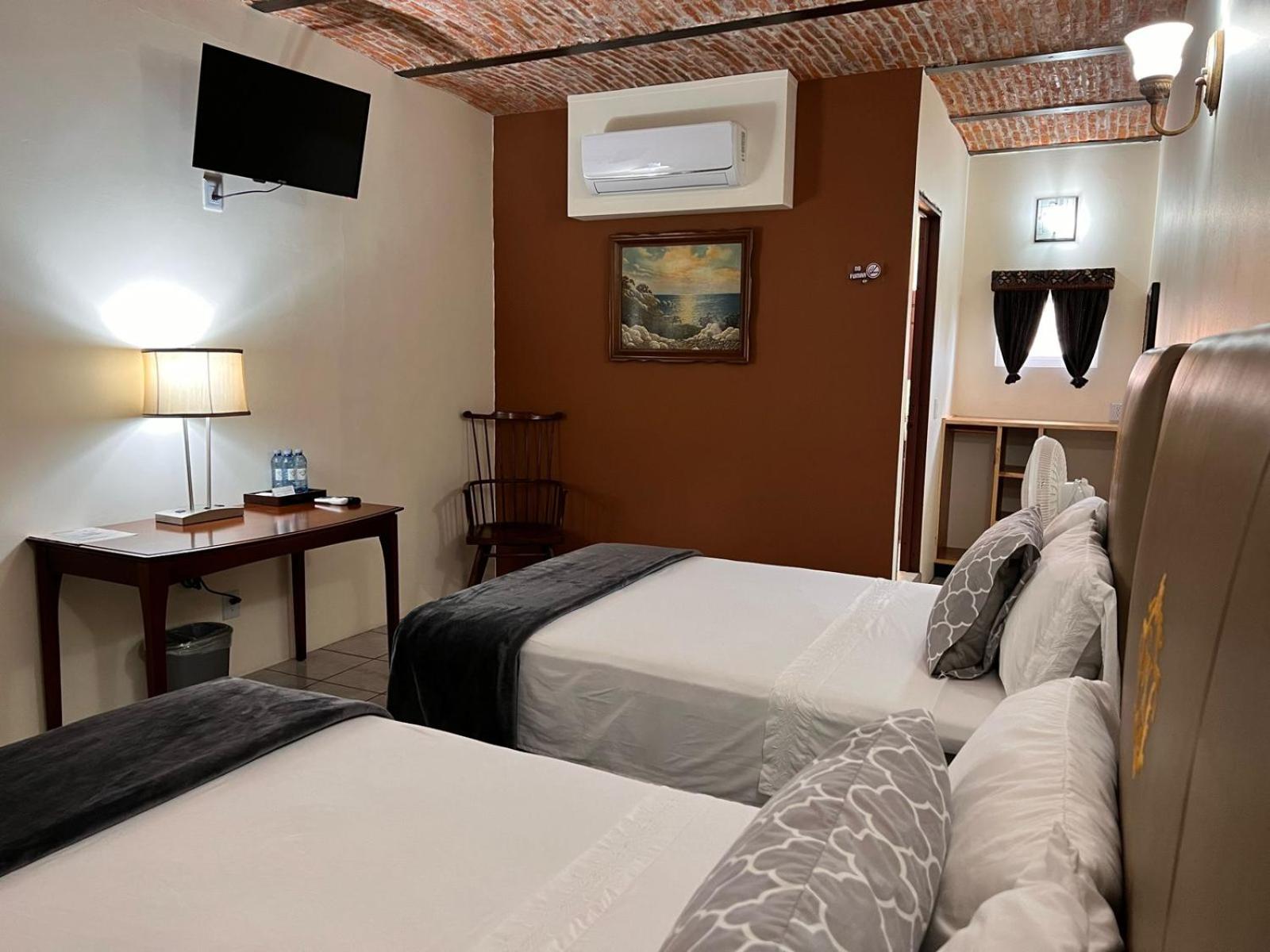 Double Room with Two Double Beds photo 3
