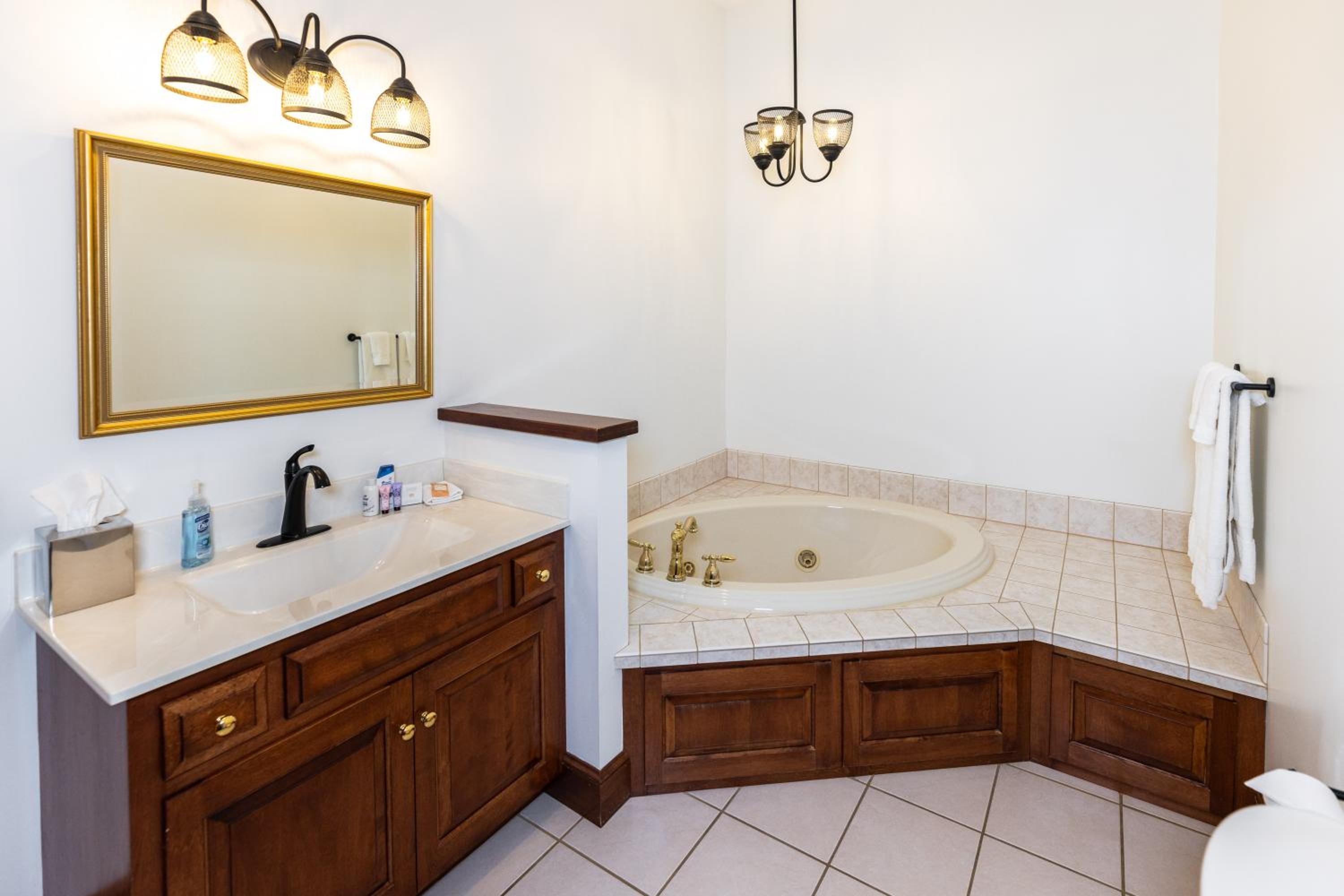 King Room with Spa Bath photo 2
