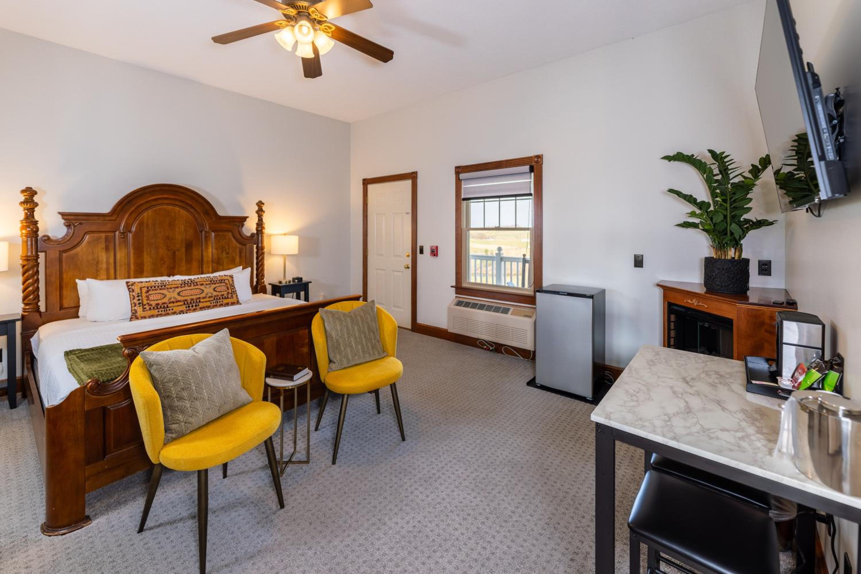 Deluxe King Room