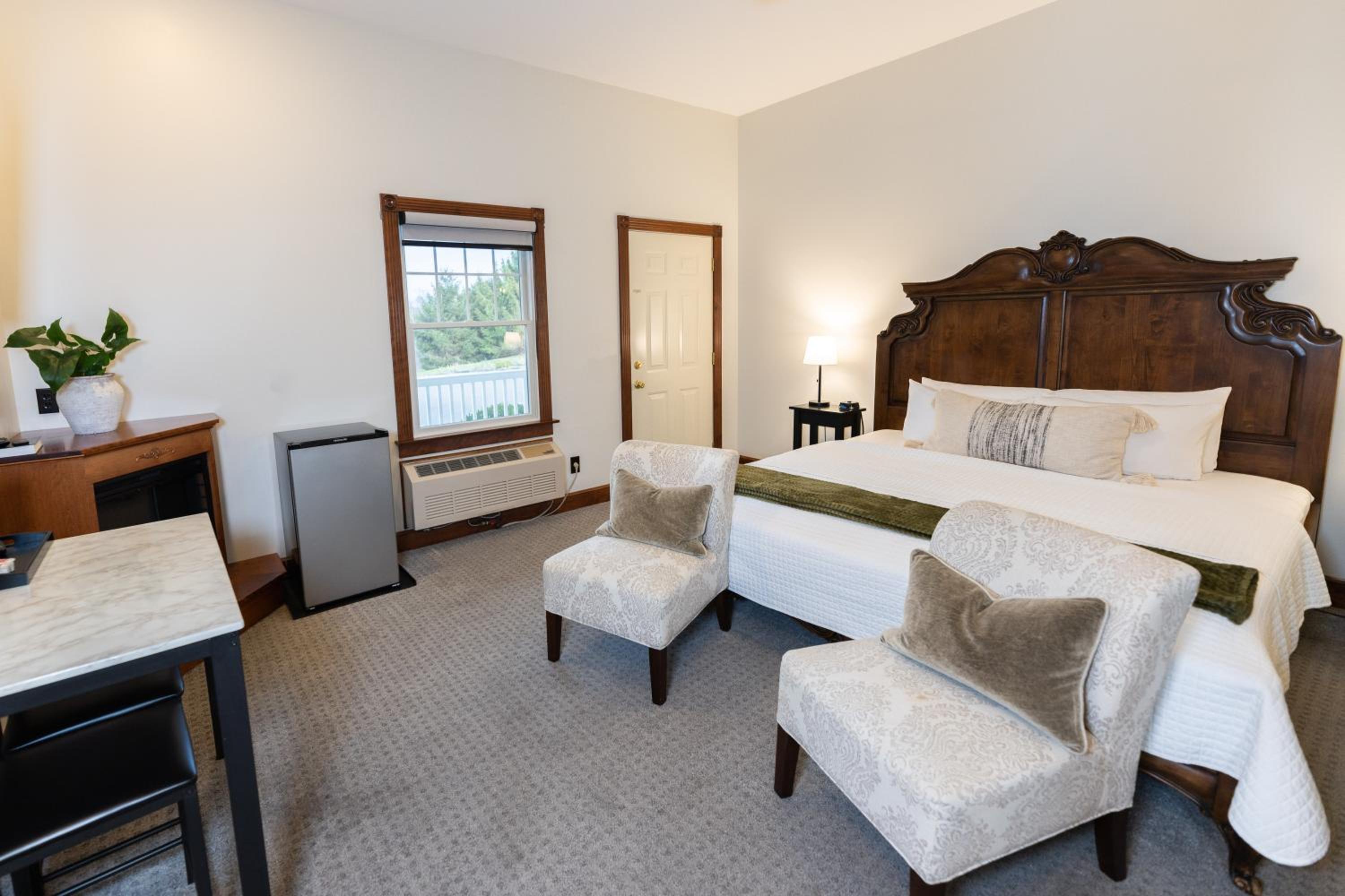 Deluxe King Room photo 3