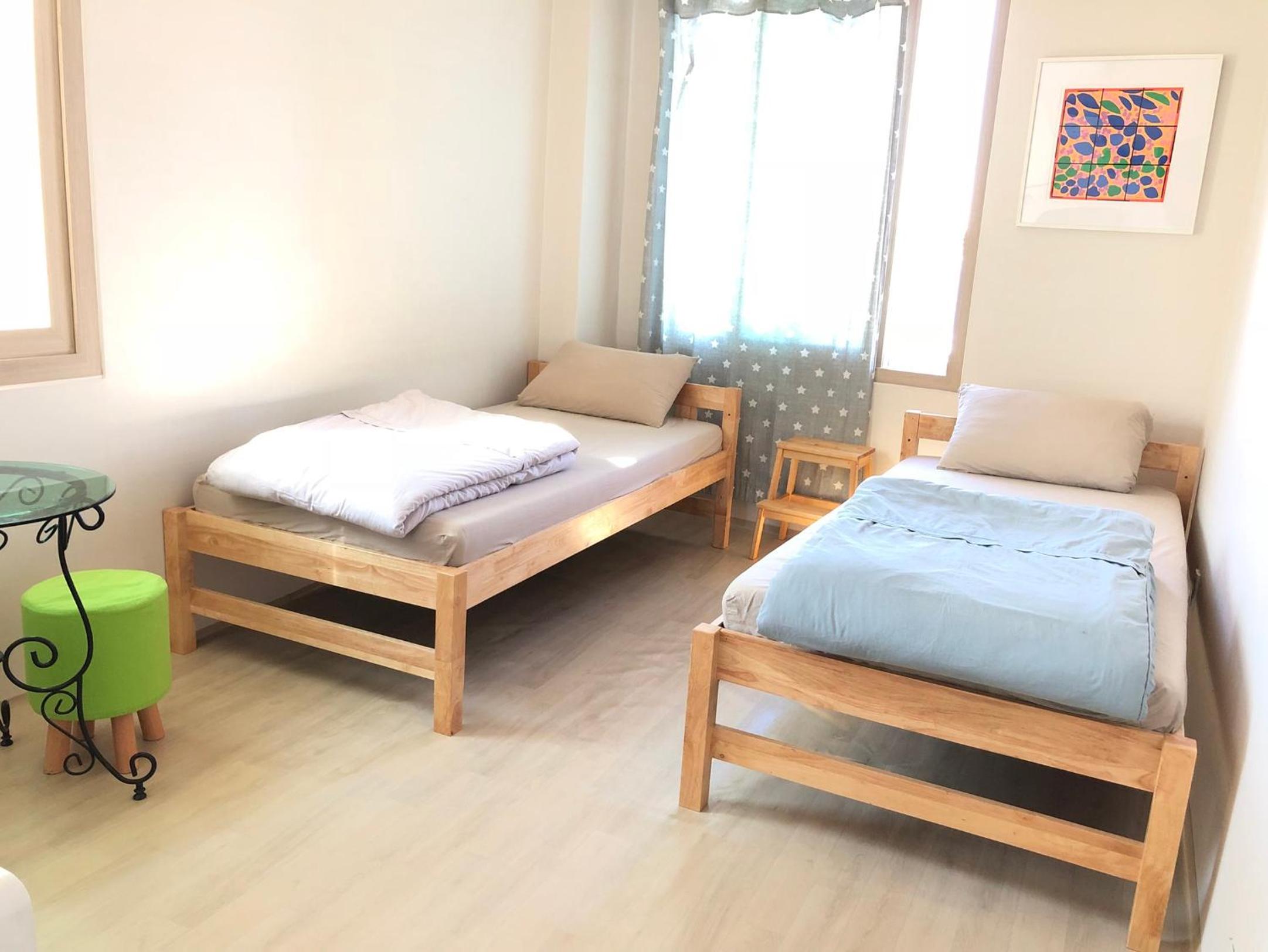 Twin Room with Private Bathroom - Photo 3