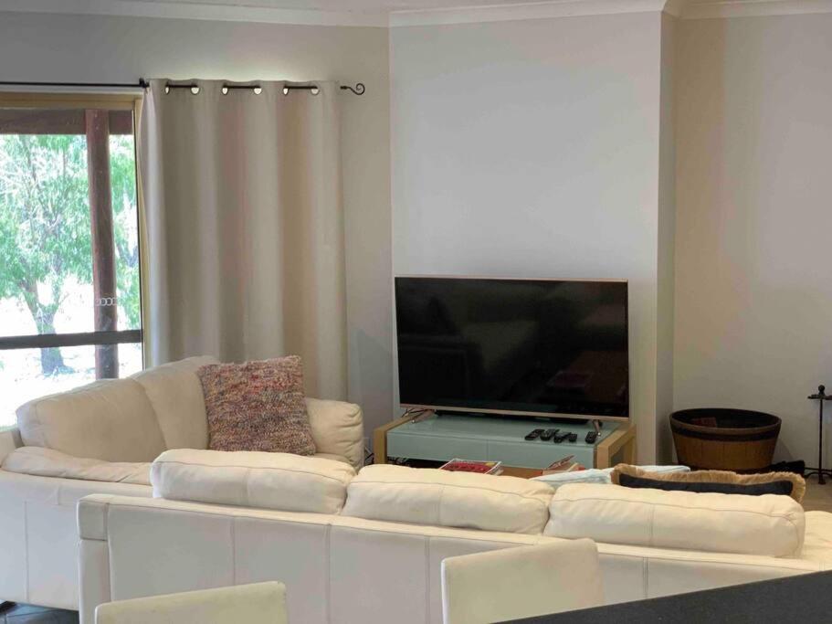 Three-Bedroom House photo 2