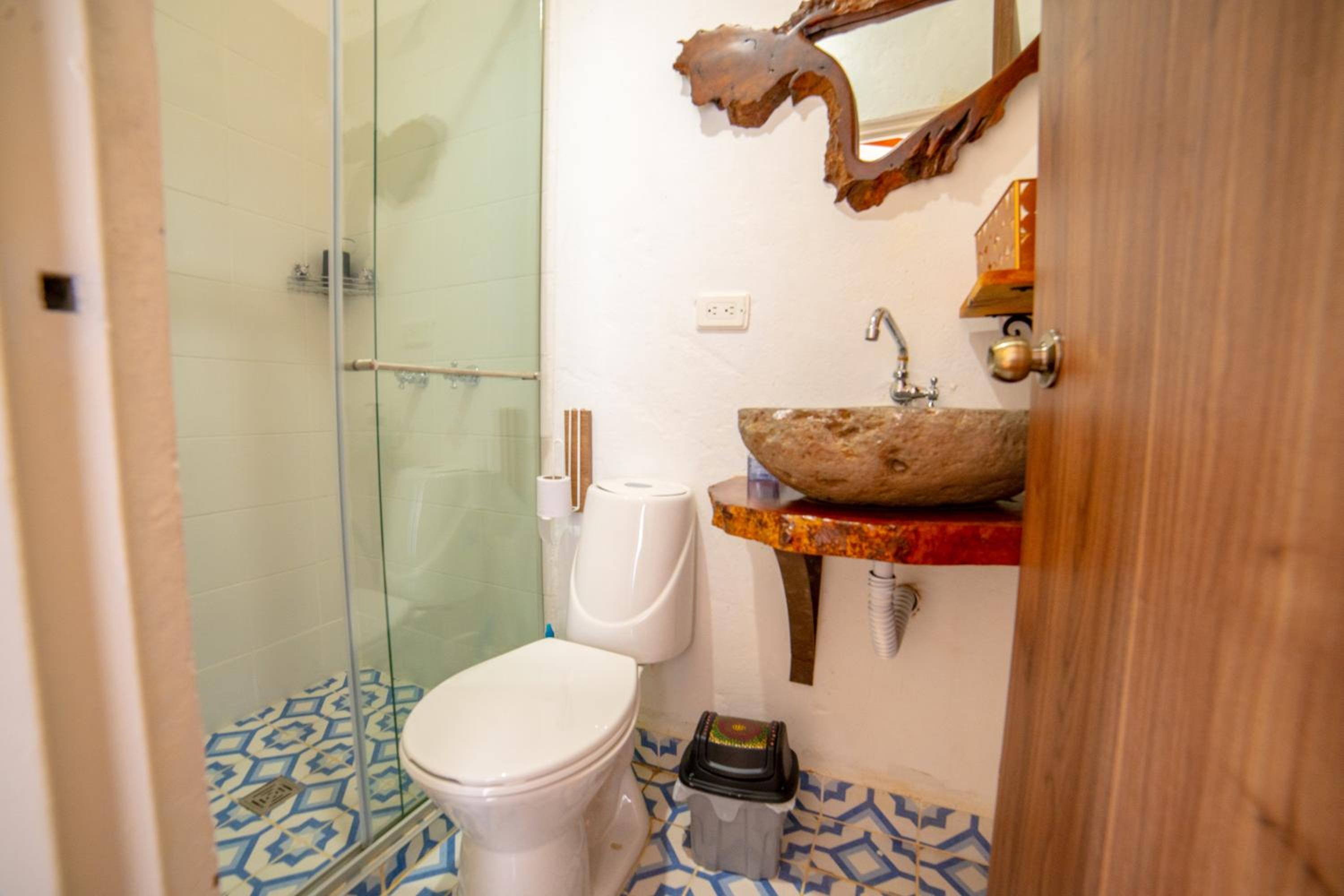 Twin Room with Private Bathroom photo 3