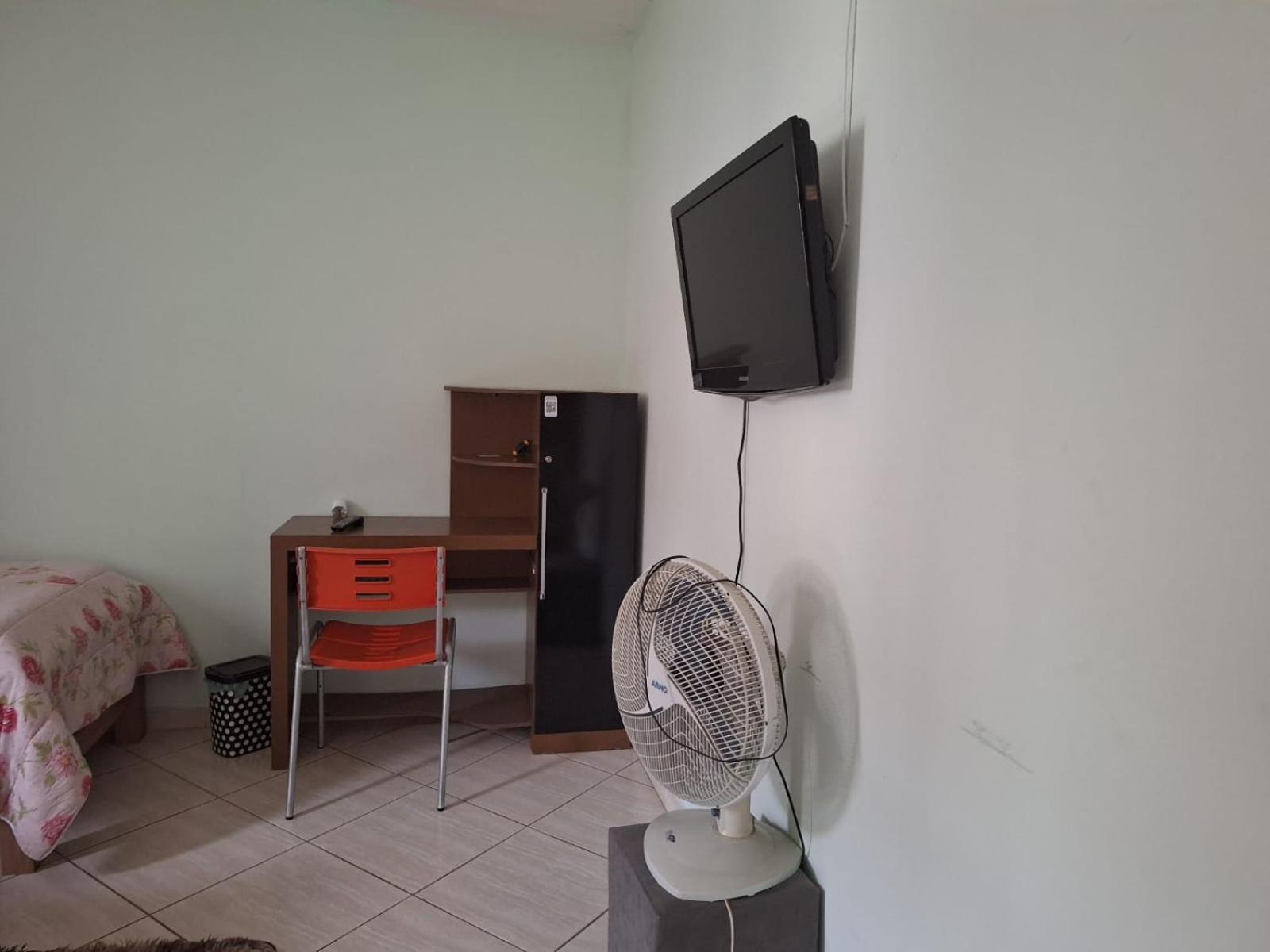 Basic Triple Room with Shared Bathroom photo 3