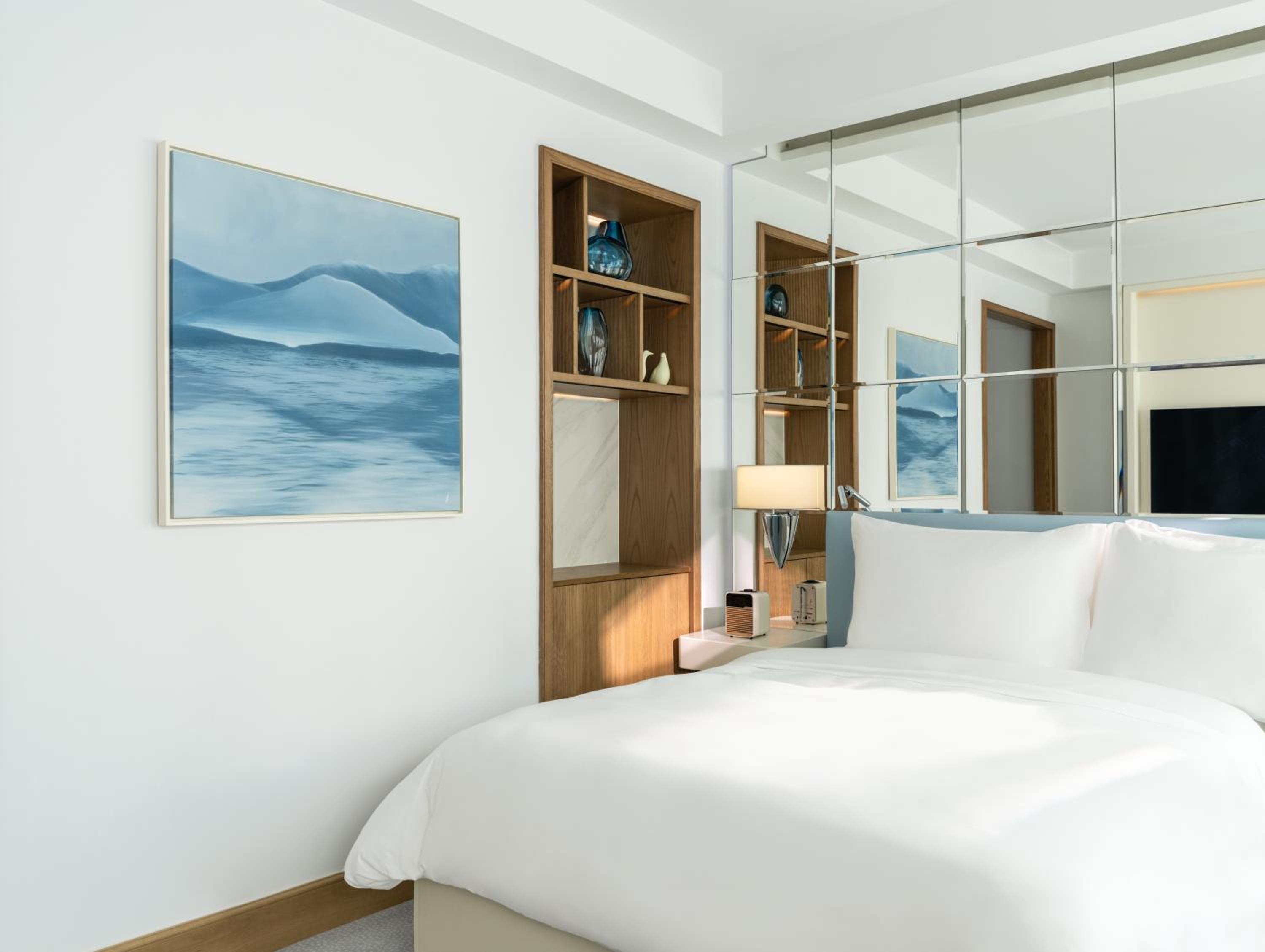 Guest Room Higher Floor Queen