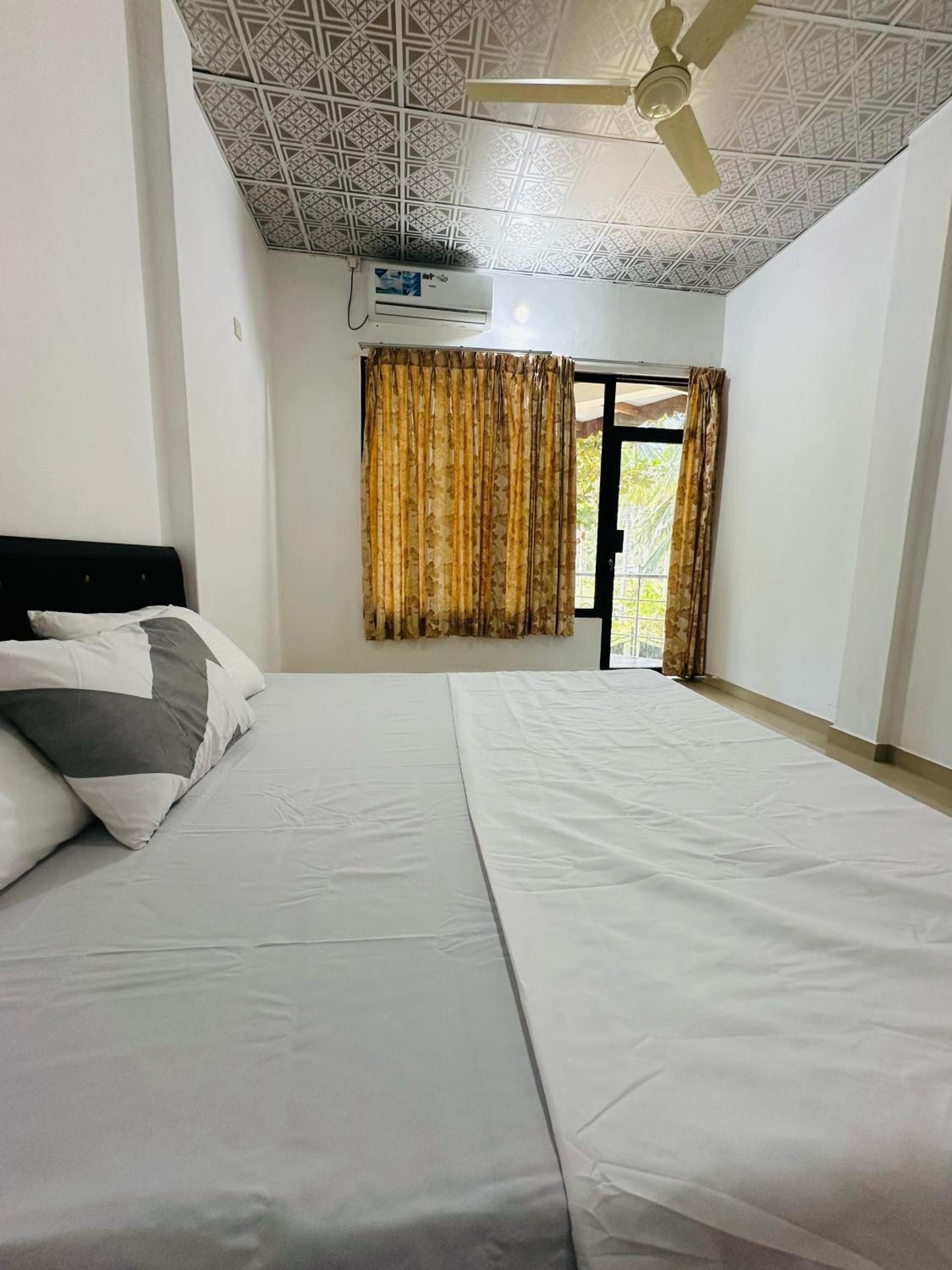 Double Room With Private External Bathroom photo 3