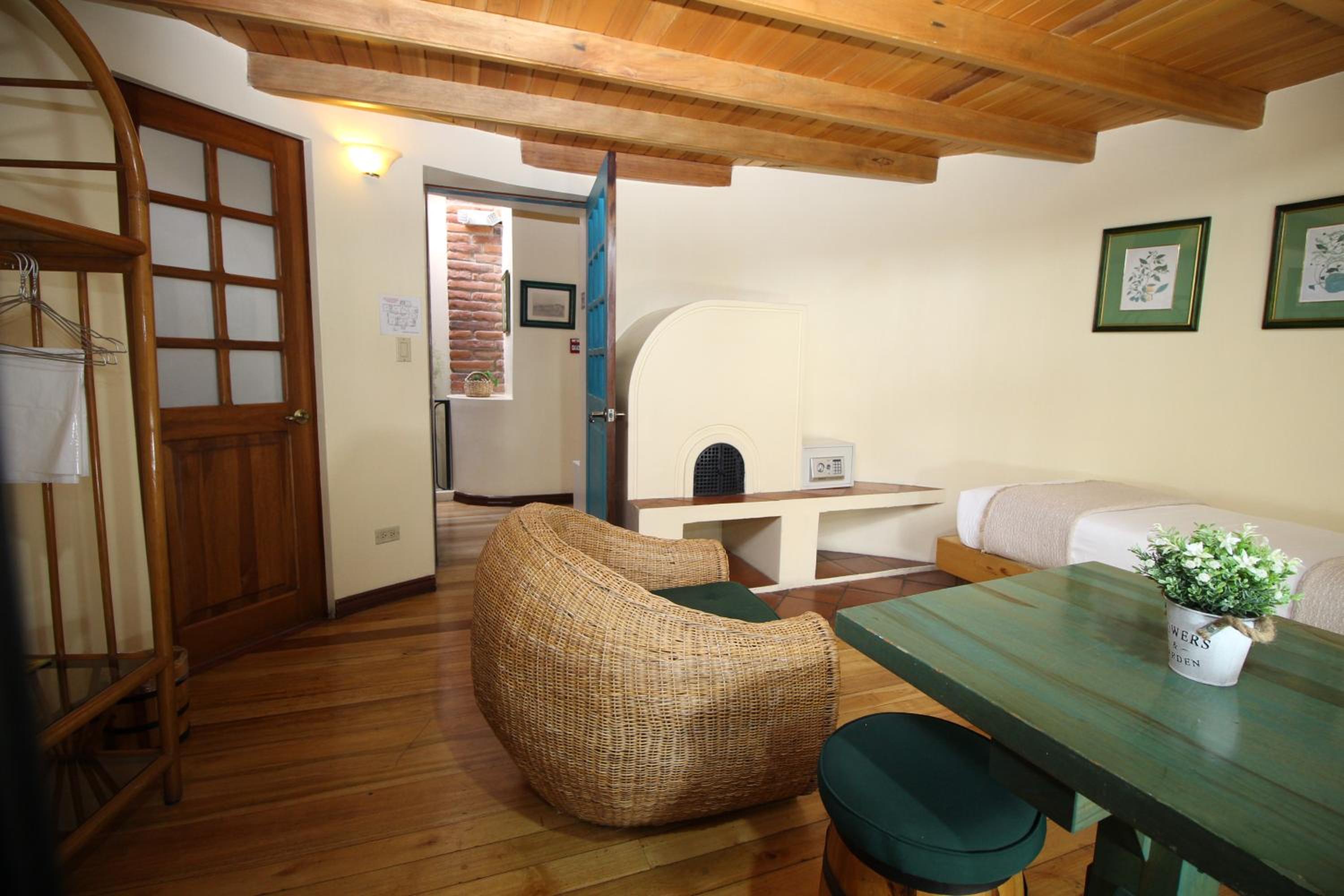 Suite - Photo 4