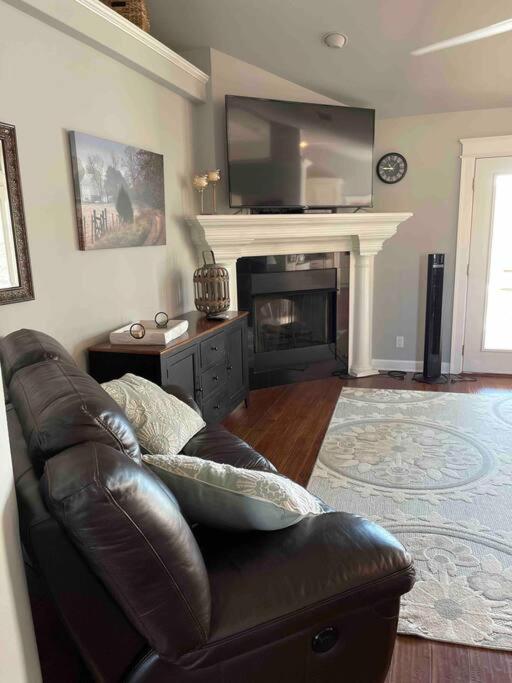 Three-Bedroom House photo 1