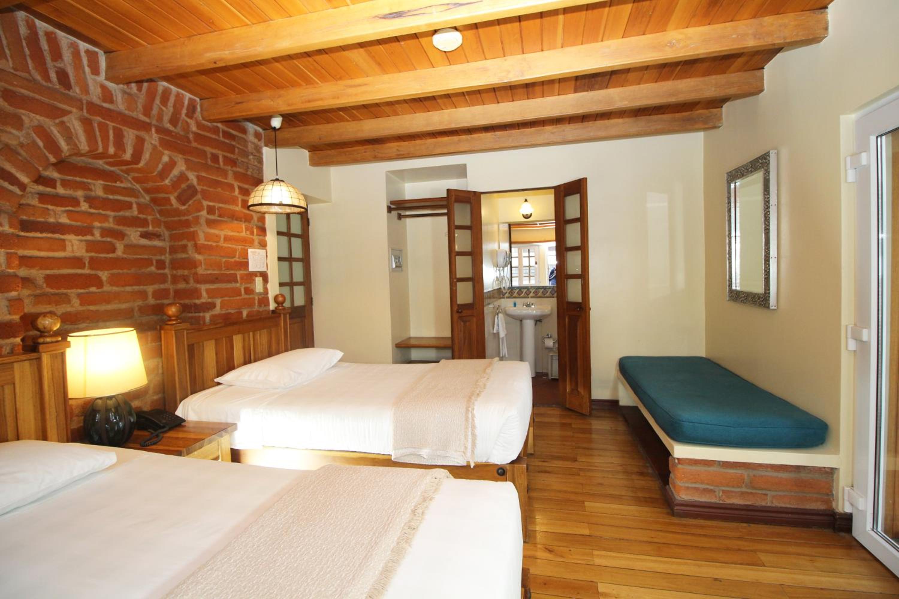 Standard Twin Room - Photo 2