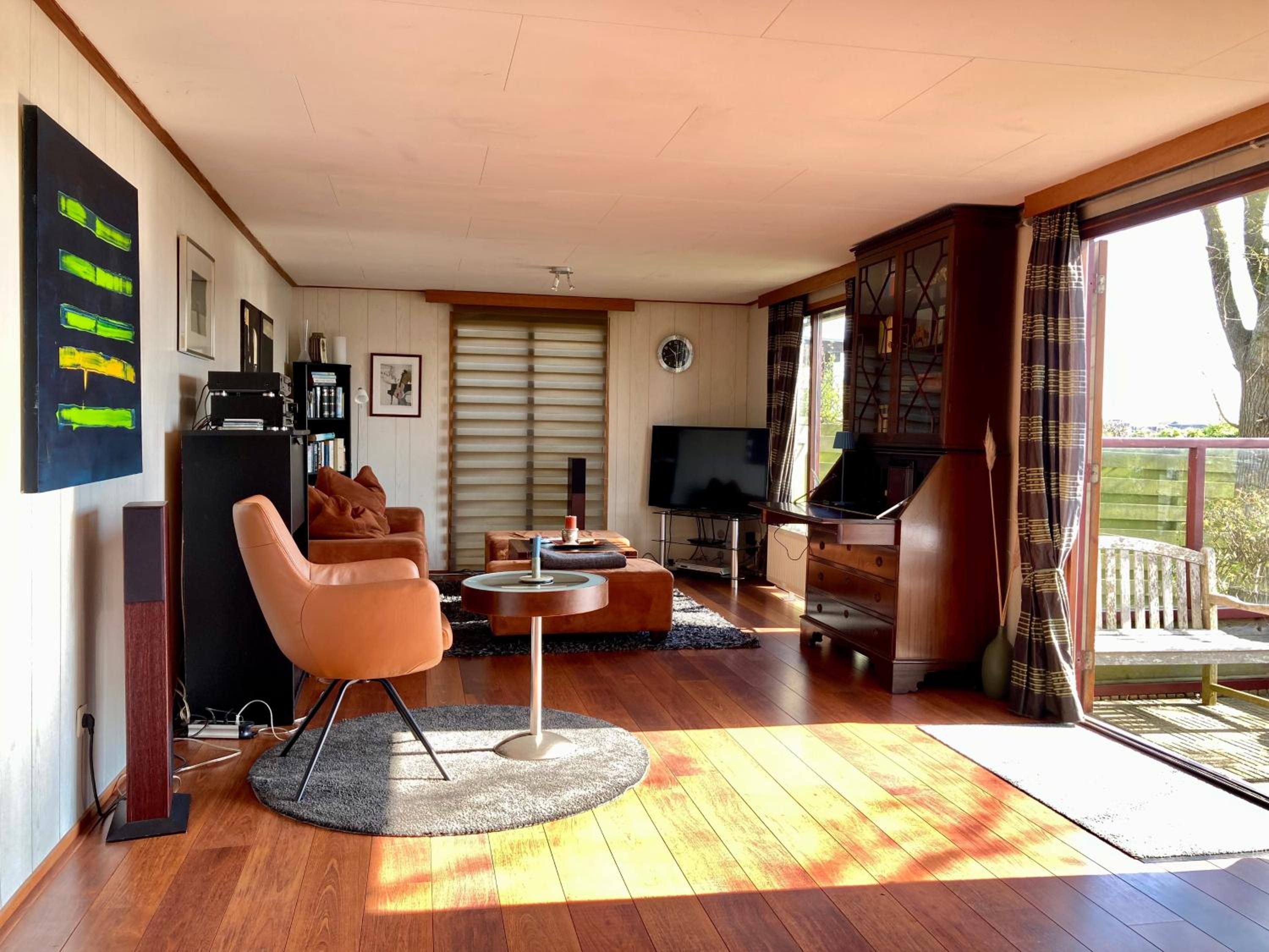 Bungalow photo 1