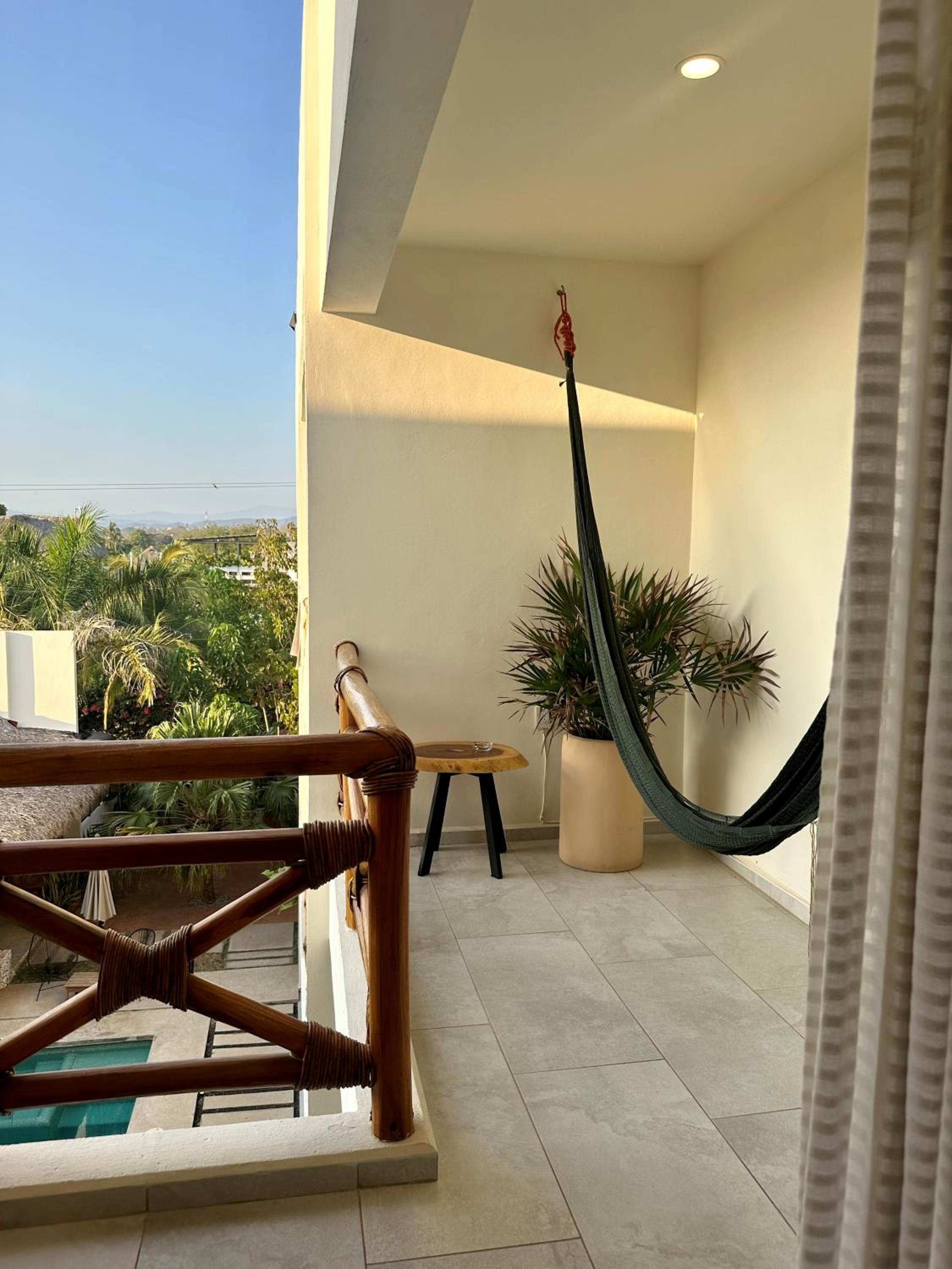 Deluxe Double Room with Balcony photo 3