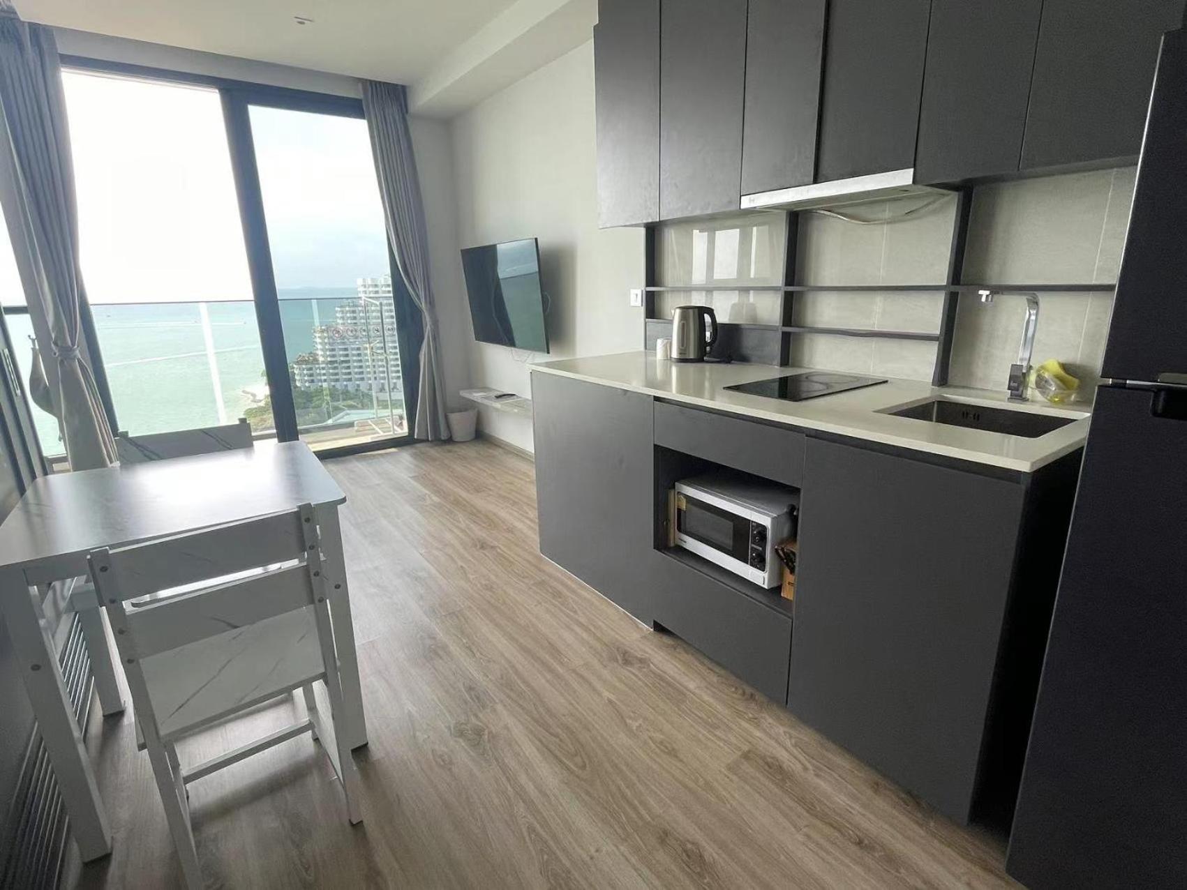 One-Bedroom Apartment - Photo 6