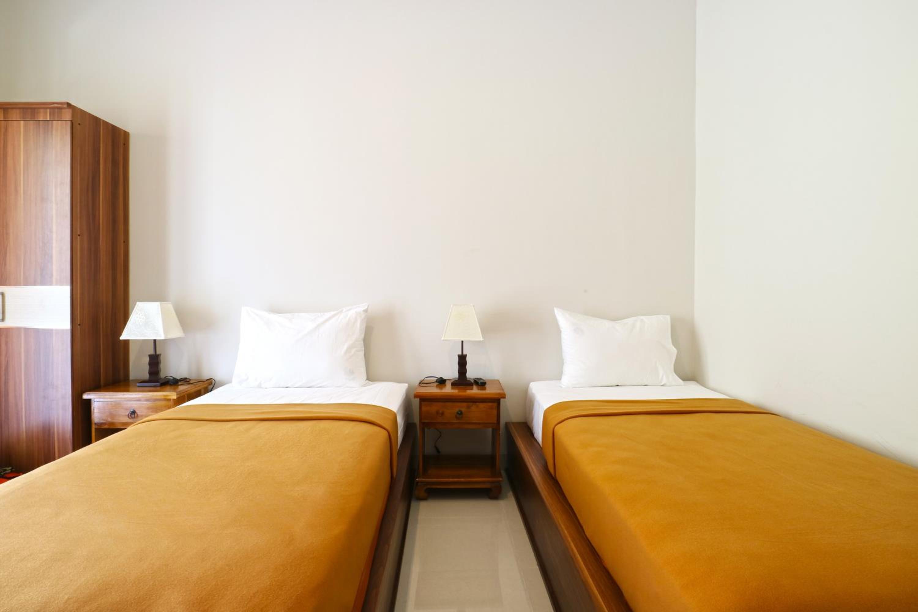 Standard Twin Room - Photo 3