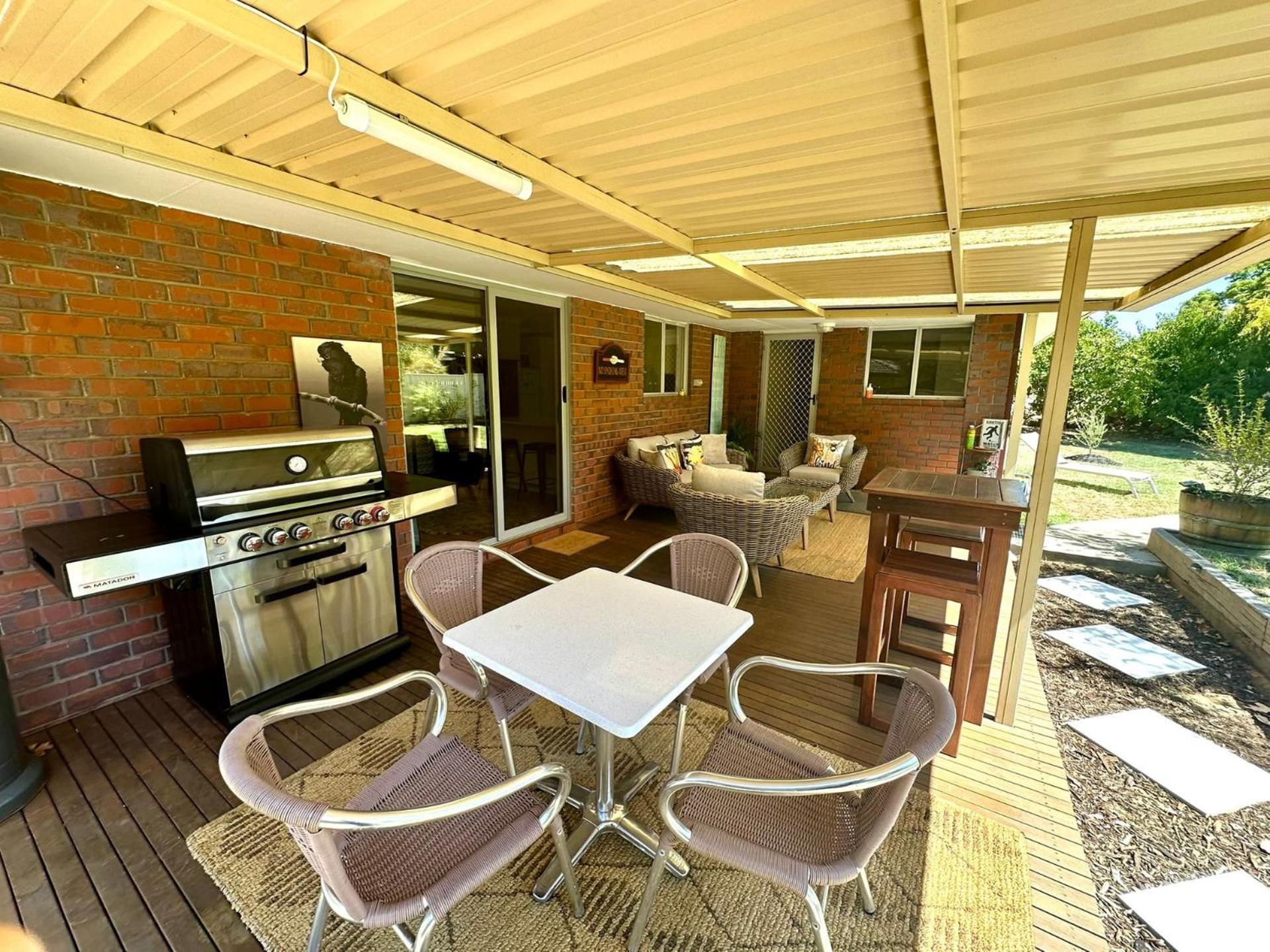 Three-Bedroom House photo 2