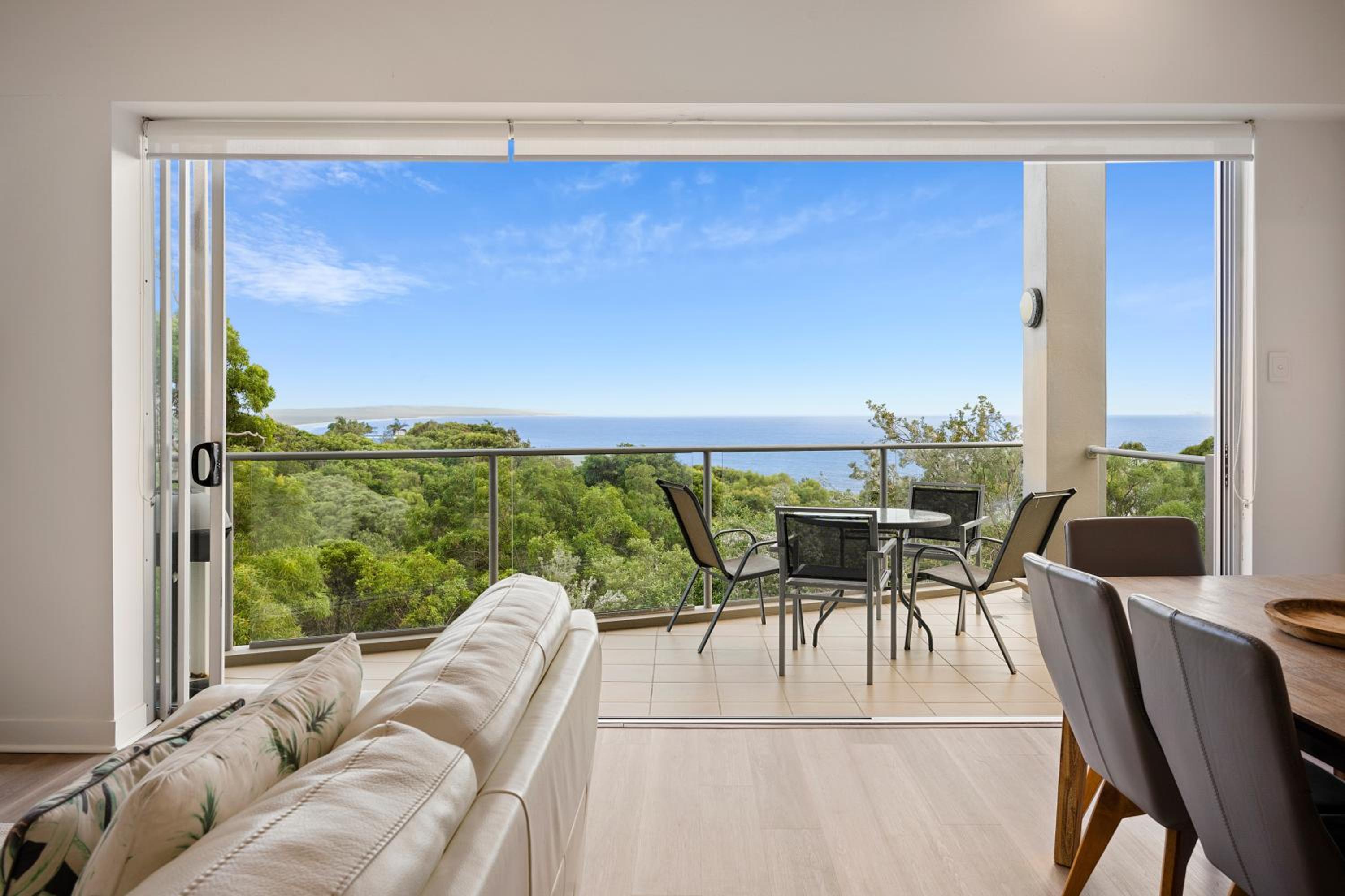 Ocean Breeze Apartment - 2 Bedrooms photo 2