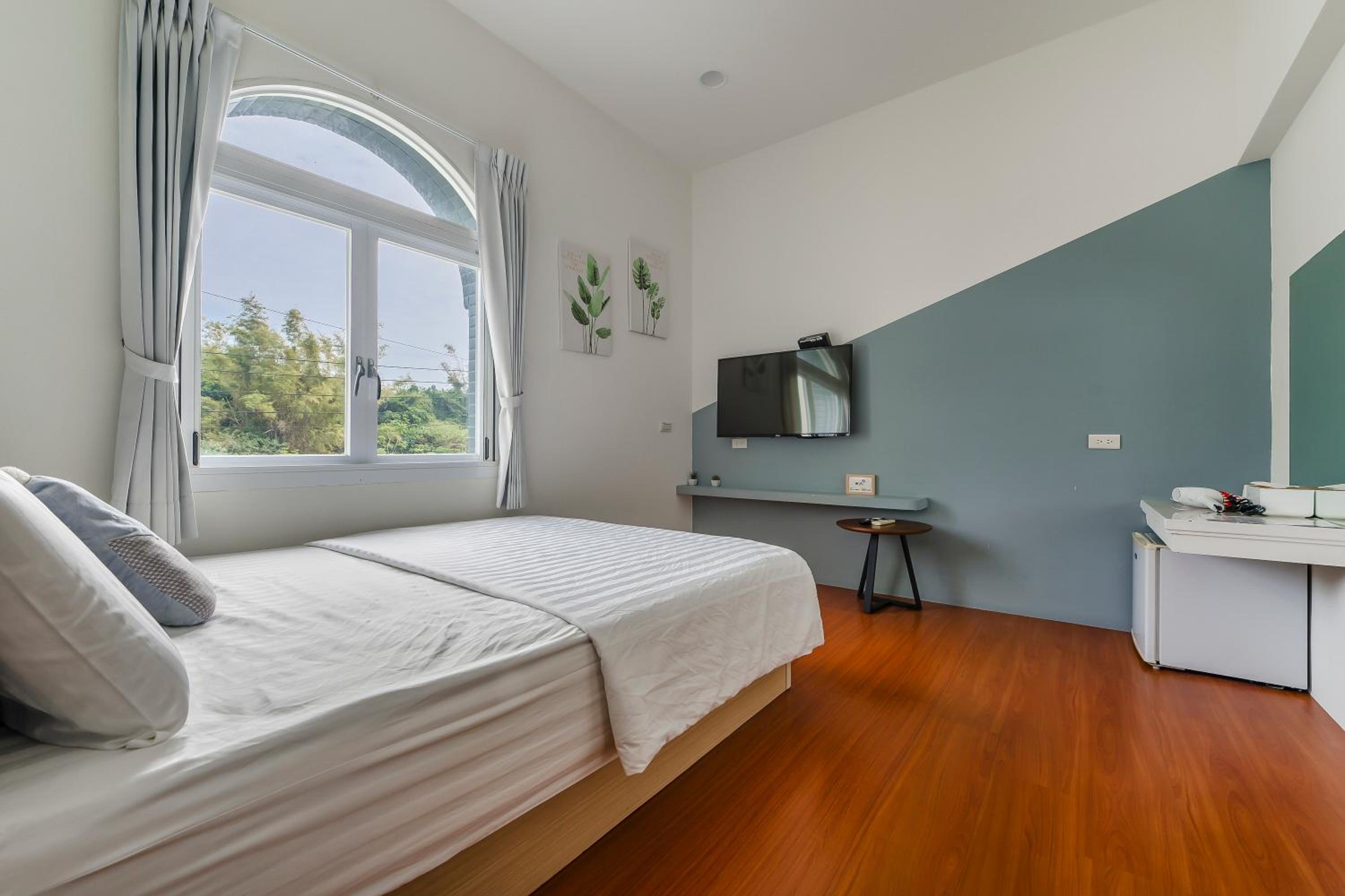 Deluxe Double Room with Shower - Photo 22