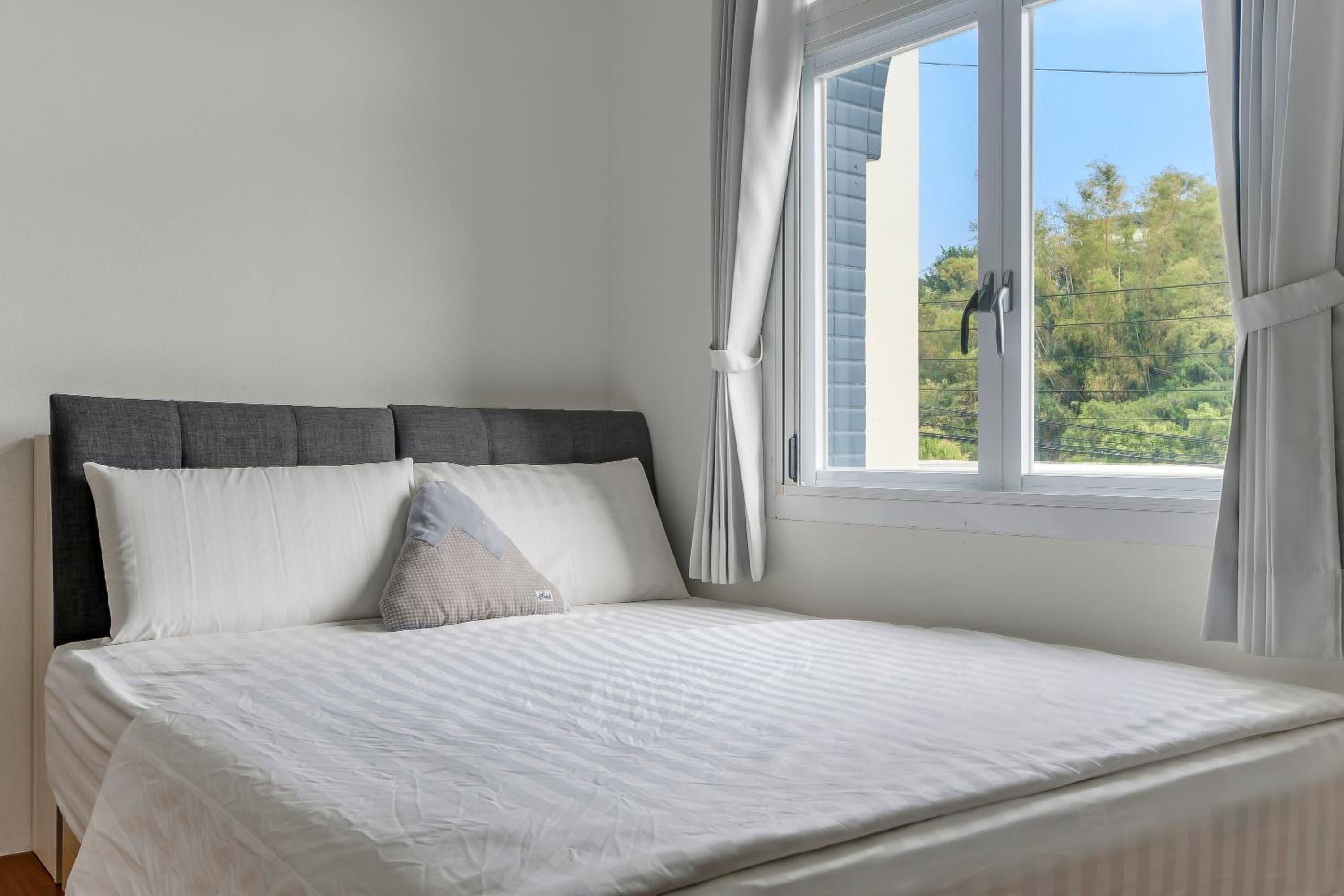 Deluxe Double Room with Shower - Photo 23