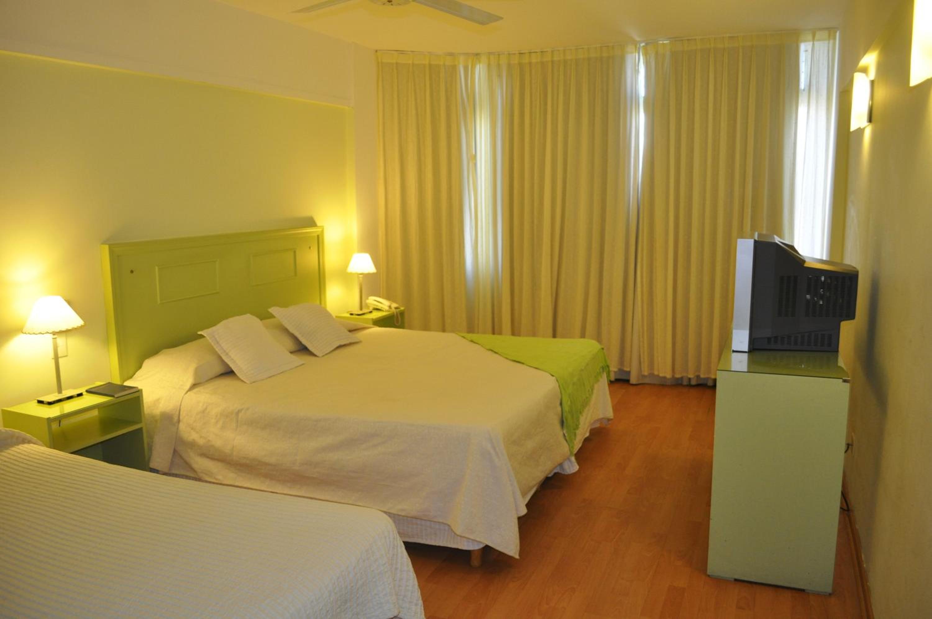 Standard Triple Room with Lateral Sea View
