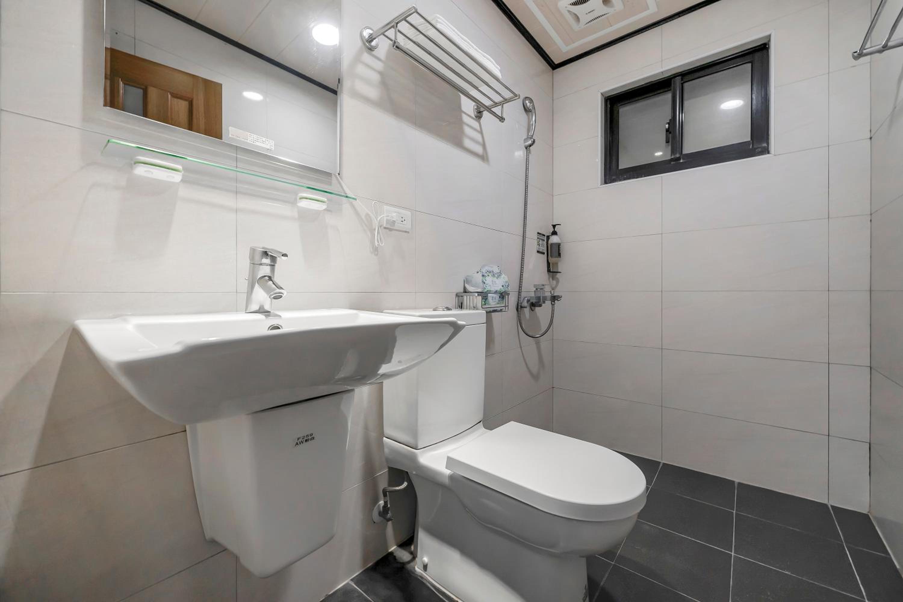 Comfort Quadruple Room - Photo 13