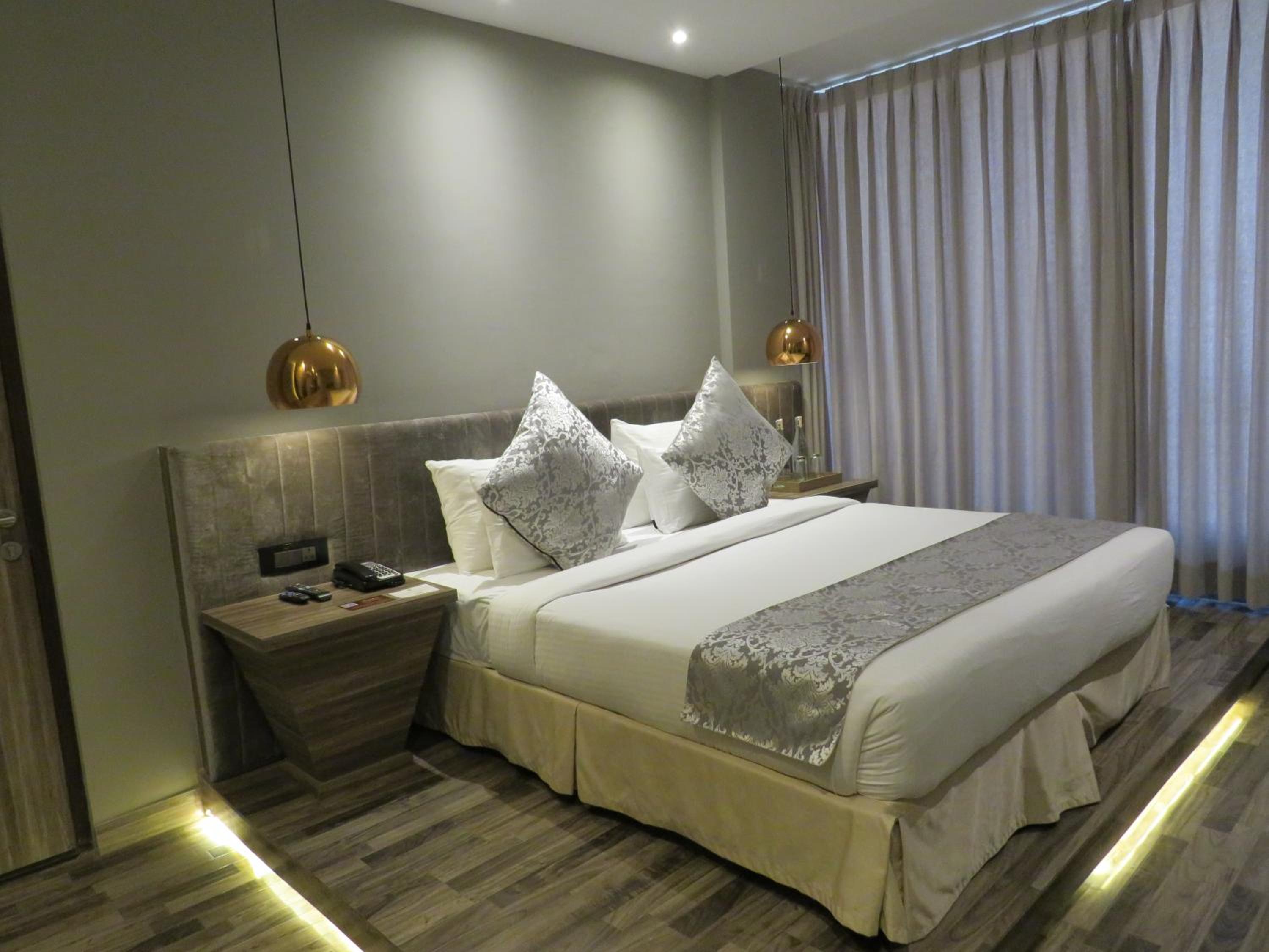 Family Room - Photo 6