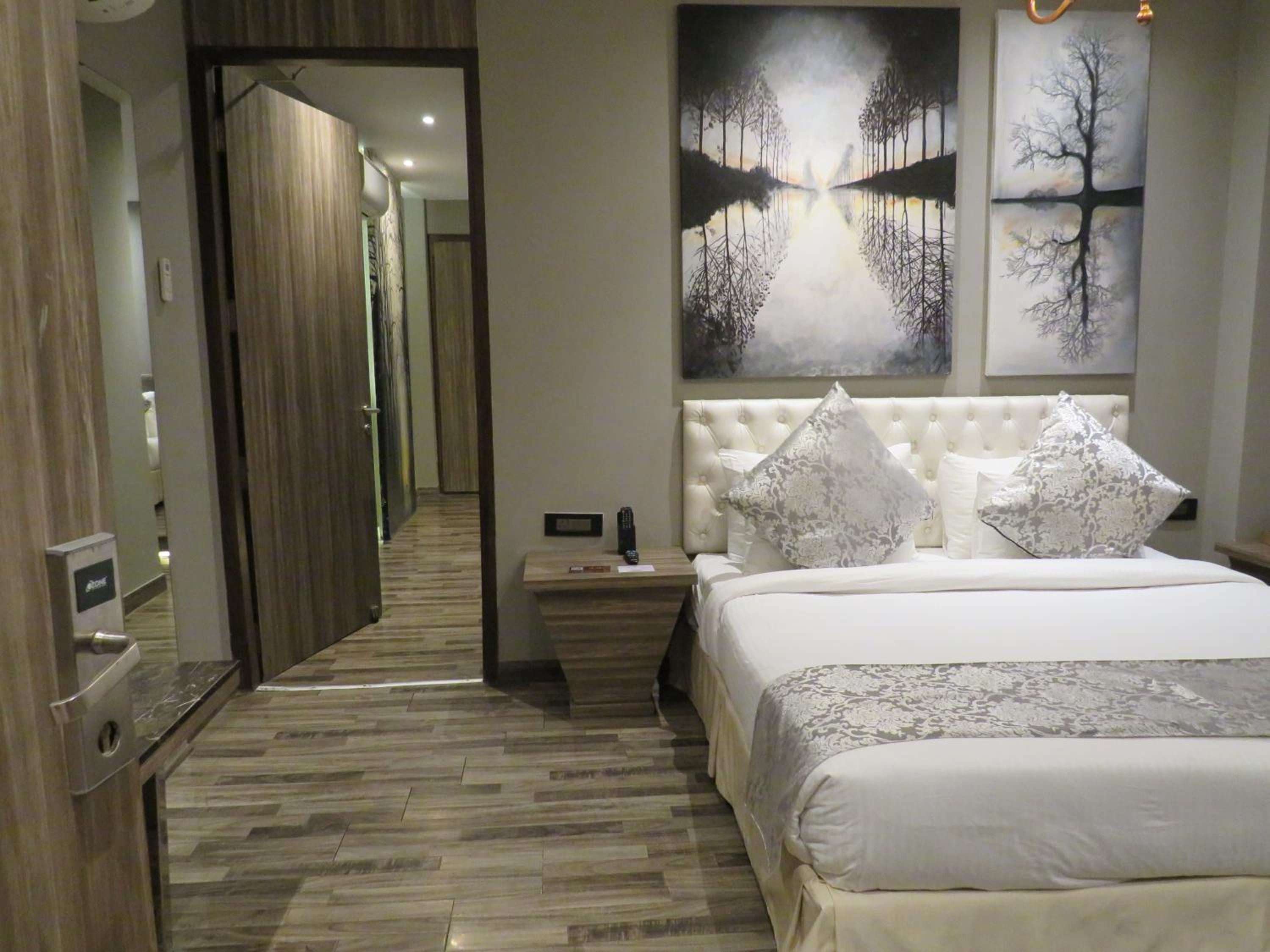 Family Room - Photo 1