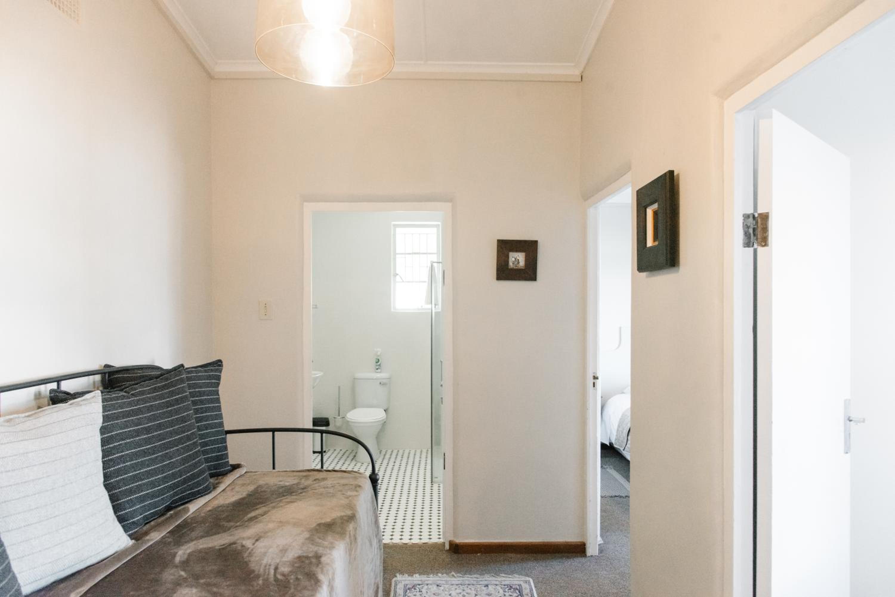 Comfort Queen Room photo 2