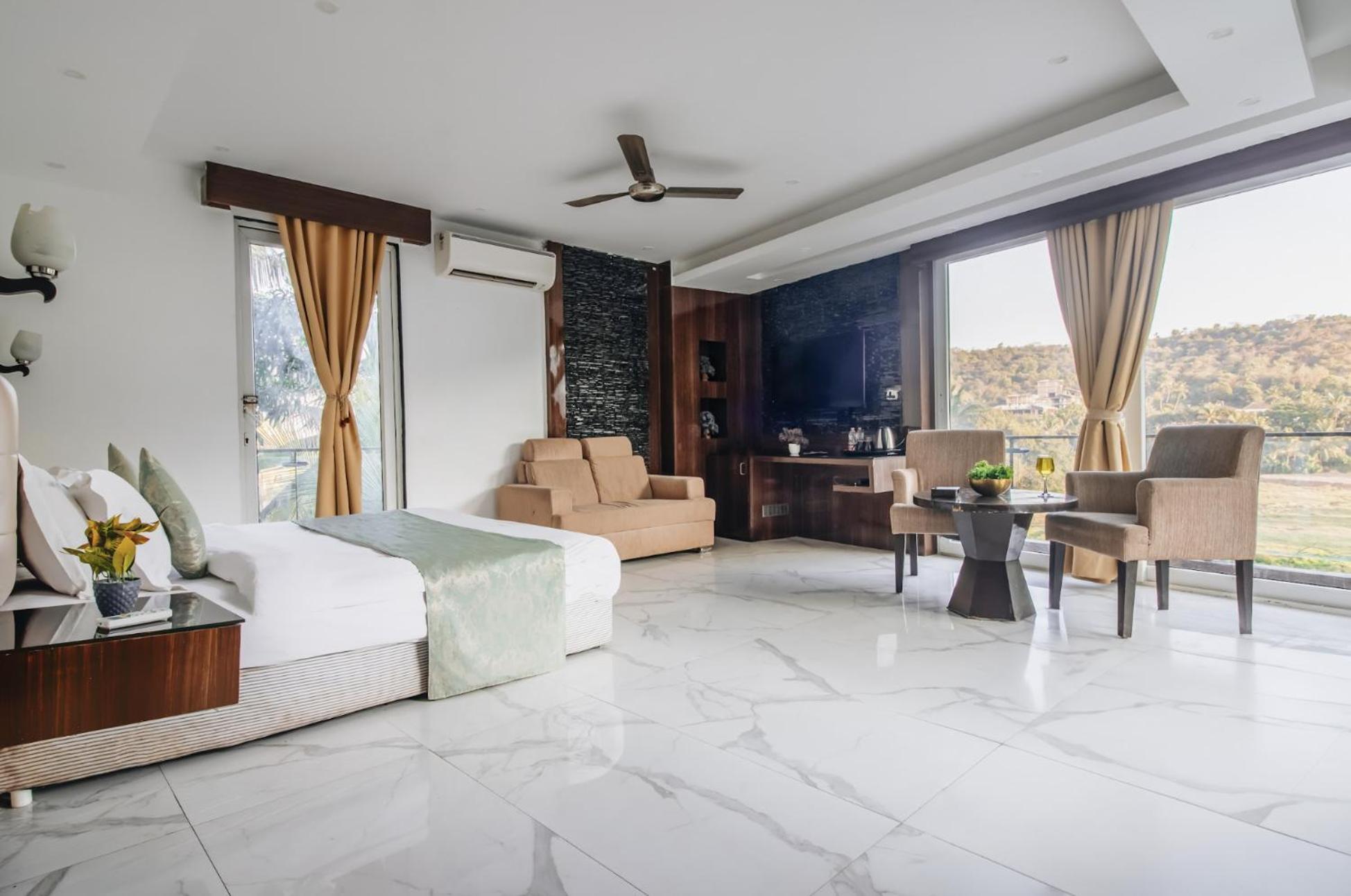 King Room With Mountain View photo 2