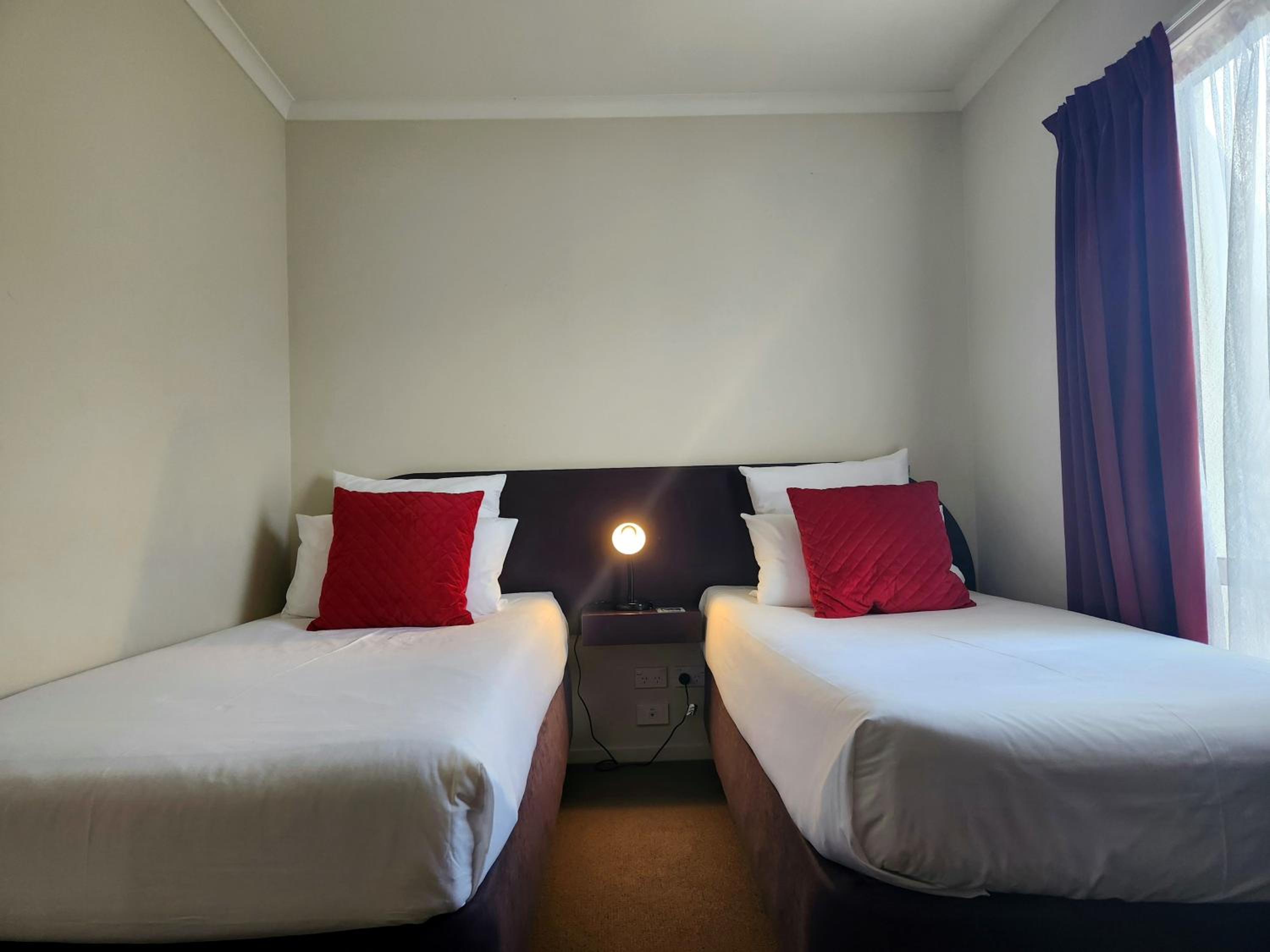 One-Bedroom Suite - Photo 3