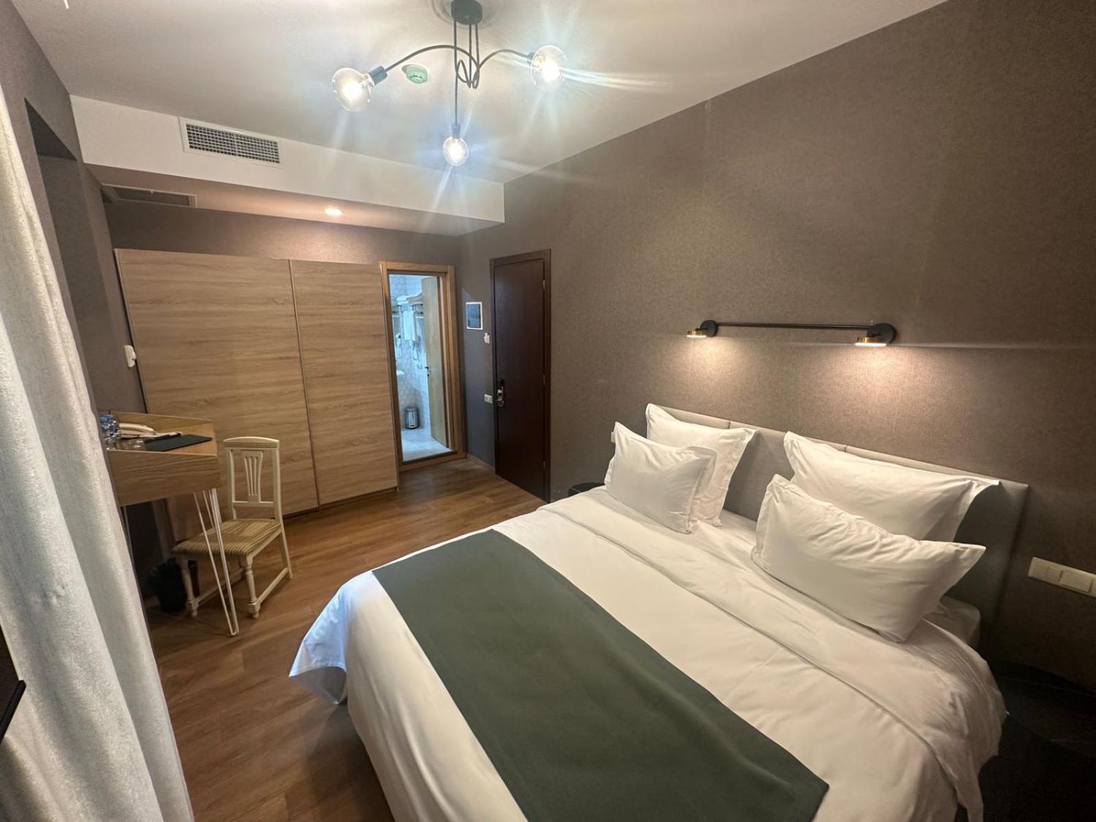 Economy Double Room photo 2