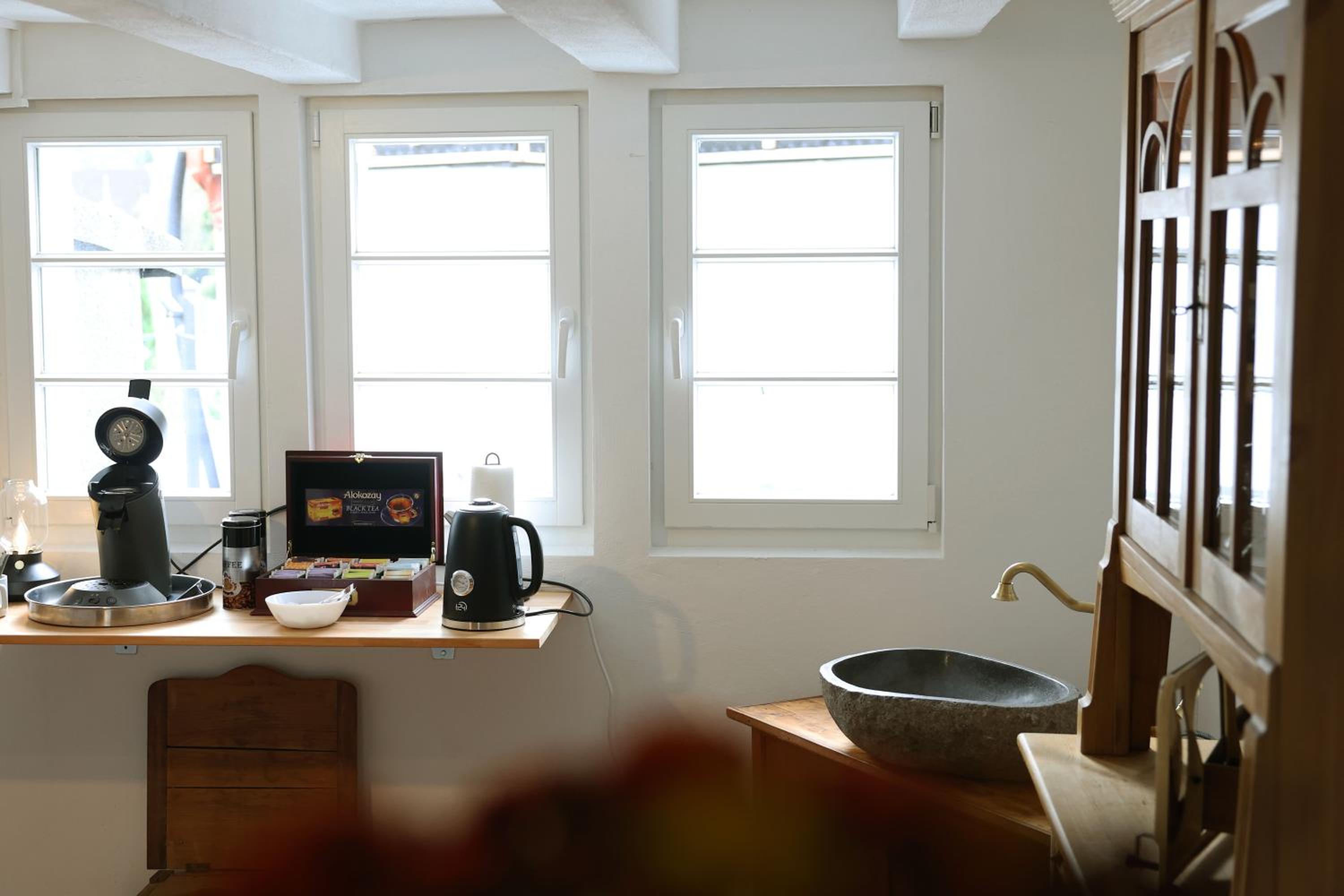 Single Room with Shared Bathroom photo 3