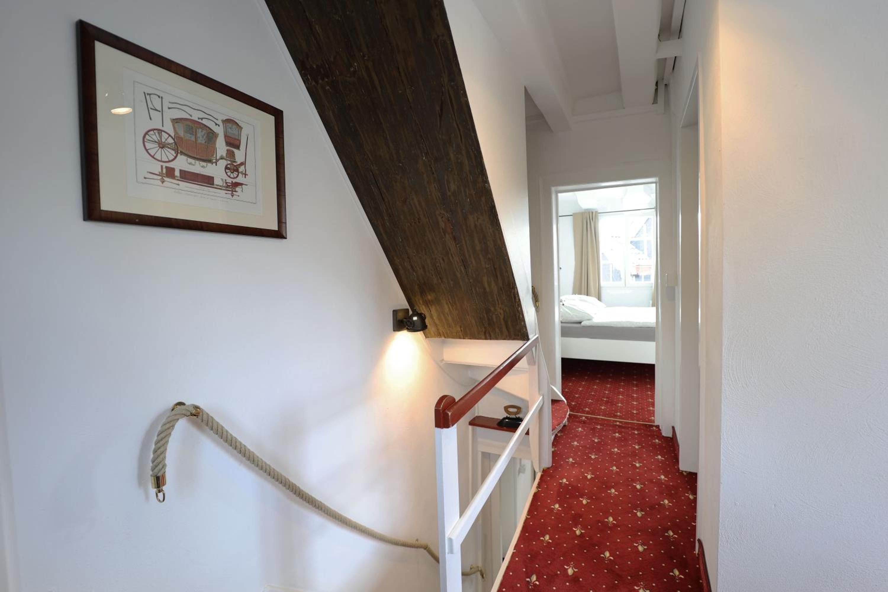 Double Room with Shared Bathroom photo 1