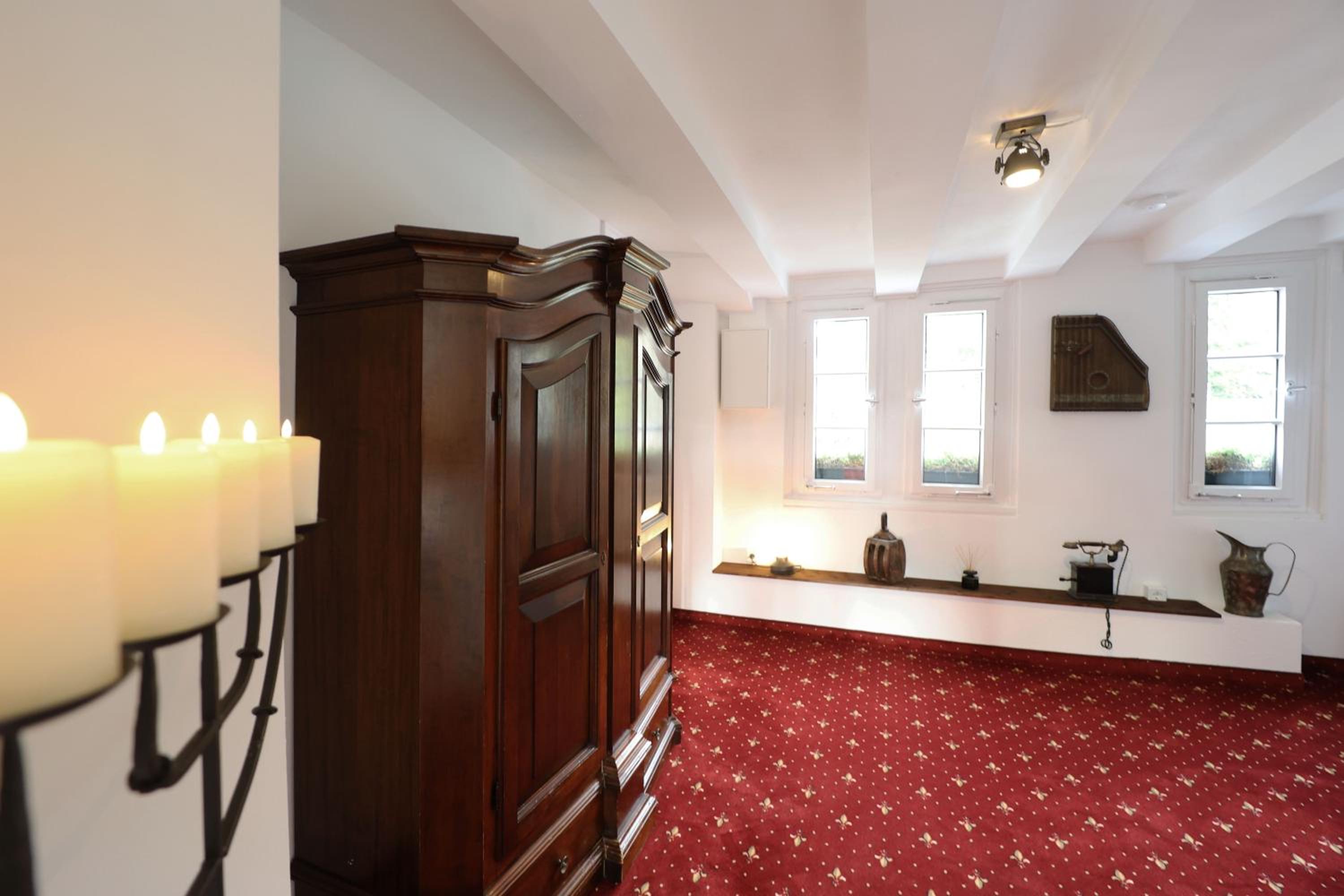 Double Room with Shared Bathroom photo 3