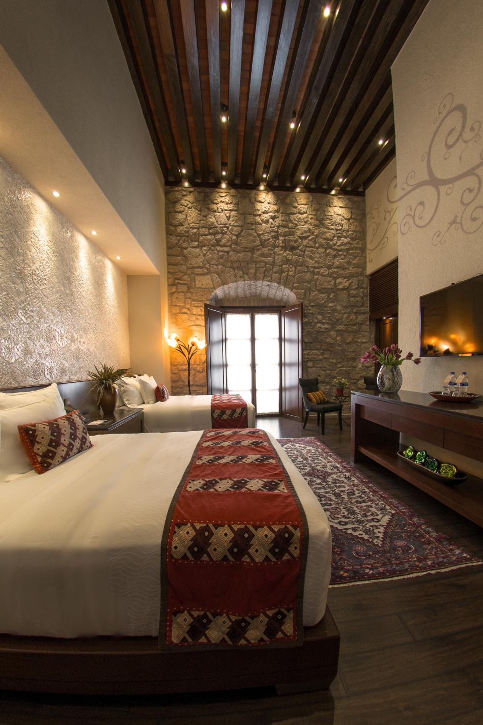 Deluxe Double Room with Two Double Beds - Photo 1