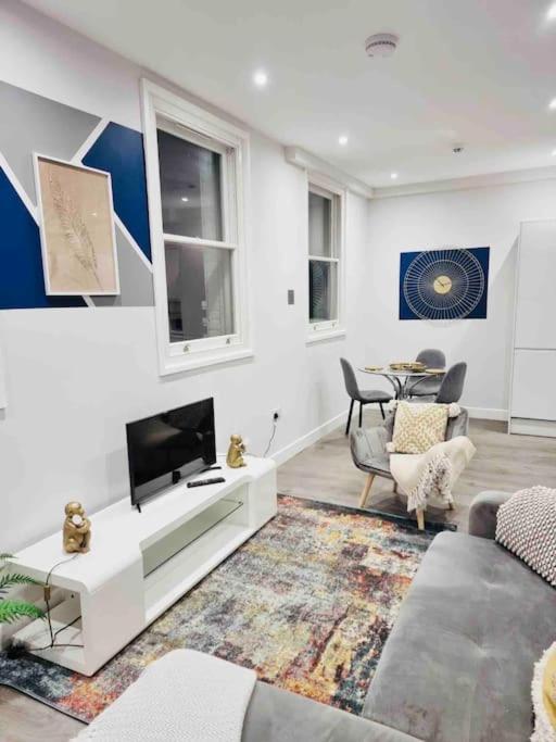 Two-Bedroom House photo 2