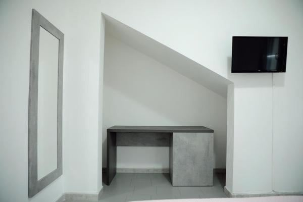 One-Bedroom Apartment (2 Adults) - Fucsia - Photo 7