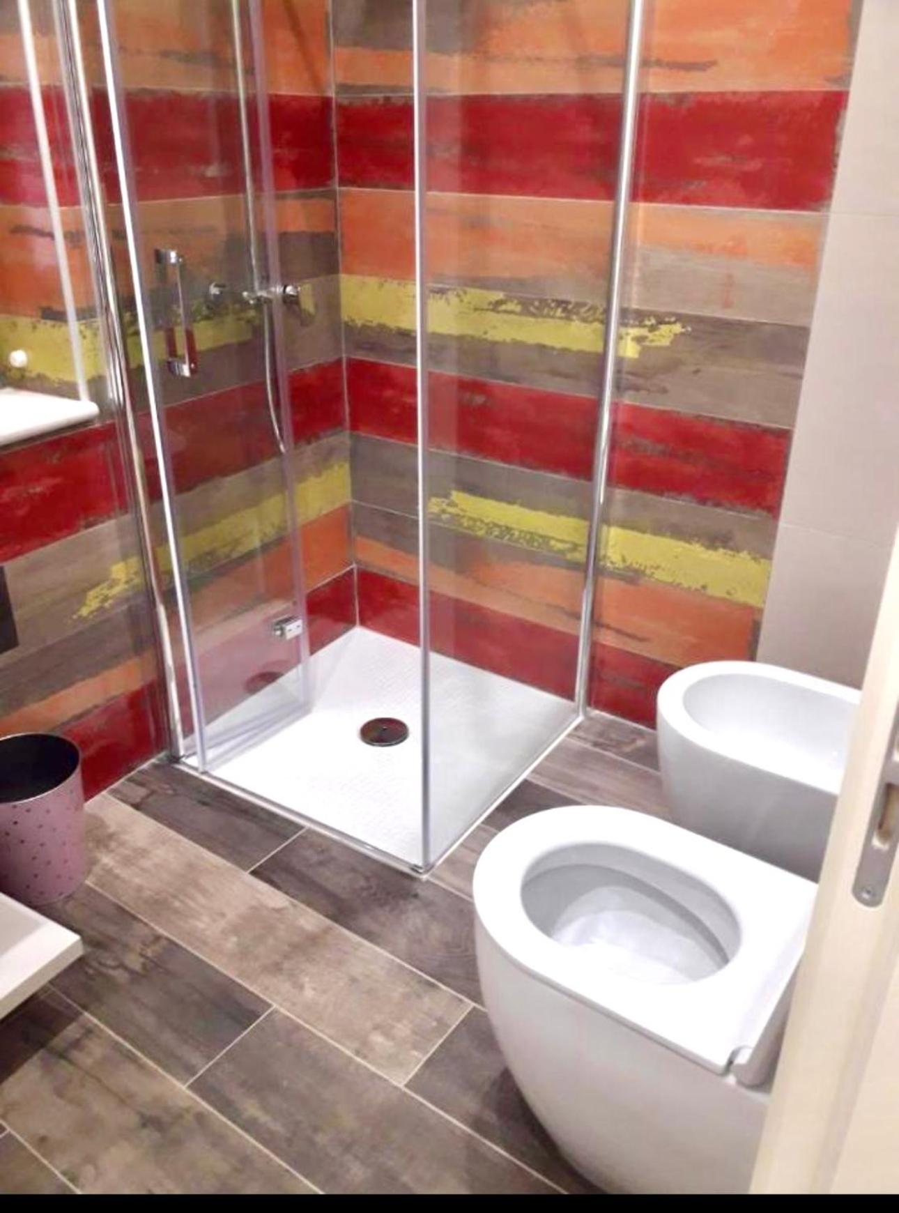 Double Room with Private Bathroom - Photo 2