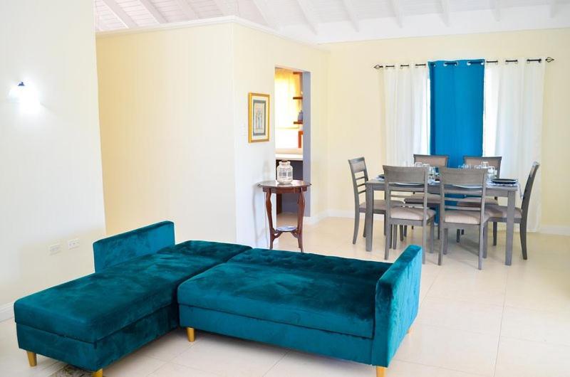Three-Bedroom Villa photo 2