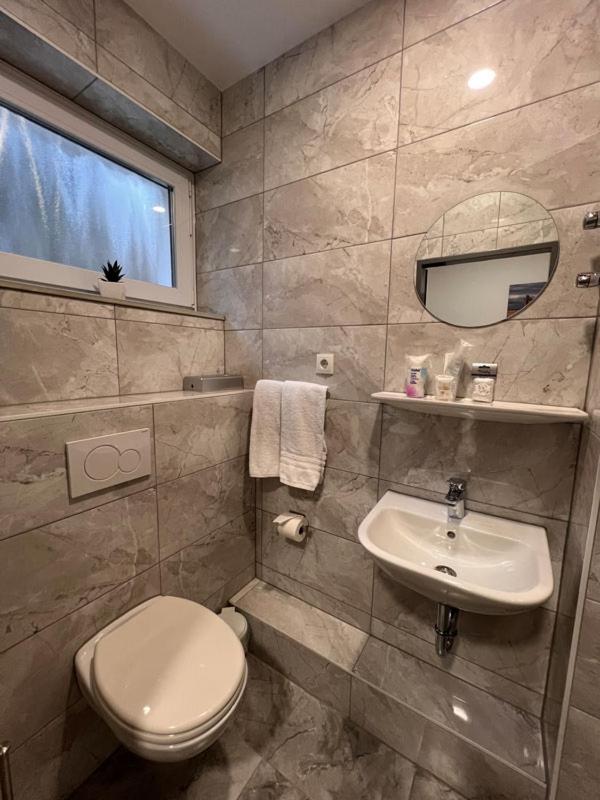 Double Room - Photo 5