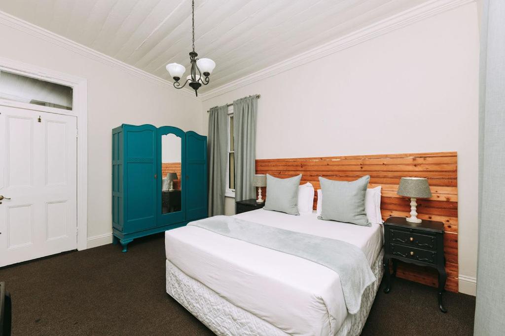 Standard Queen Room photo 2