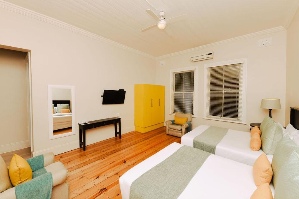 Executive Suite photo 2