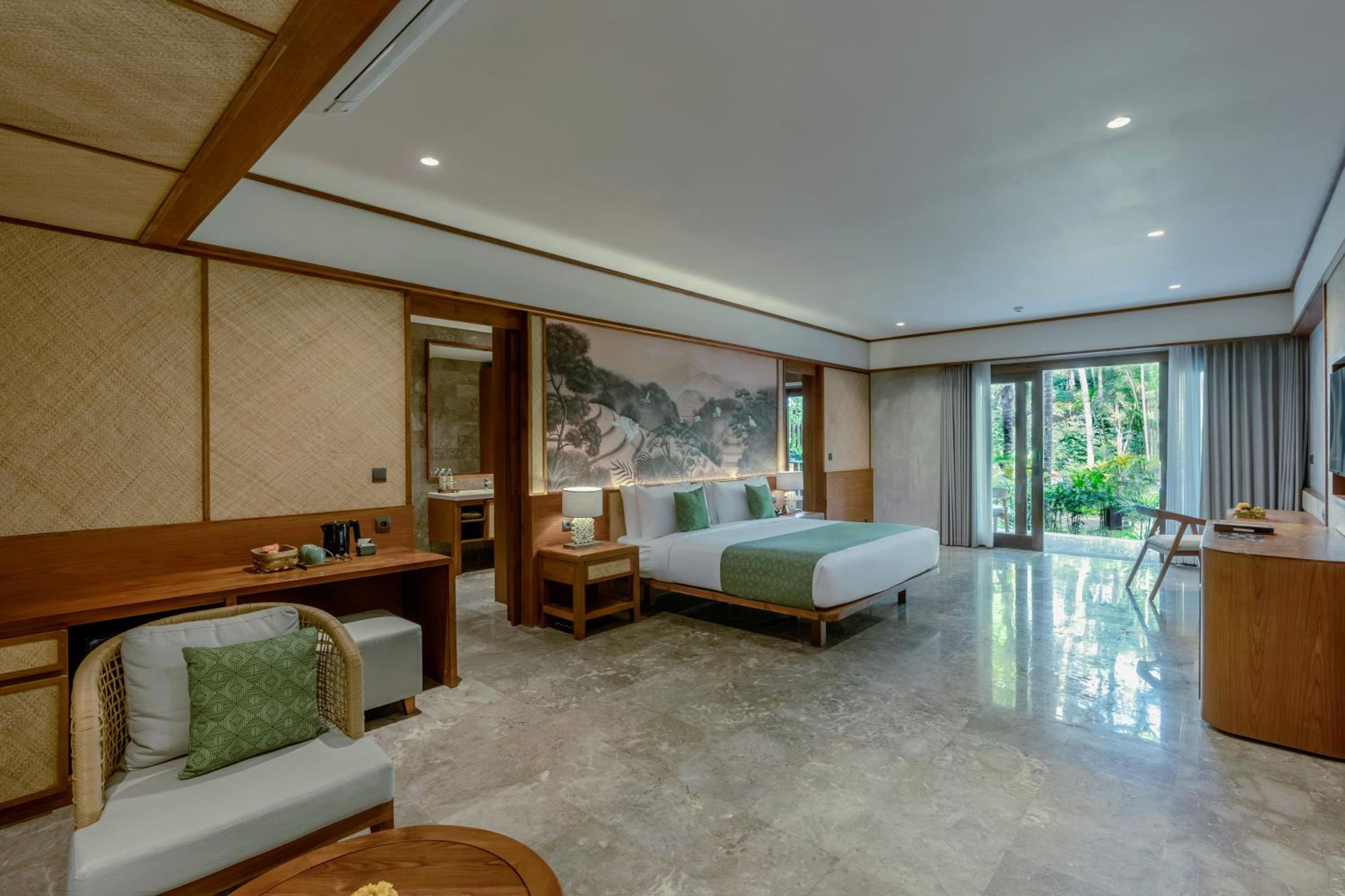 Family Suite with Free Benefit